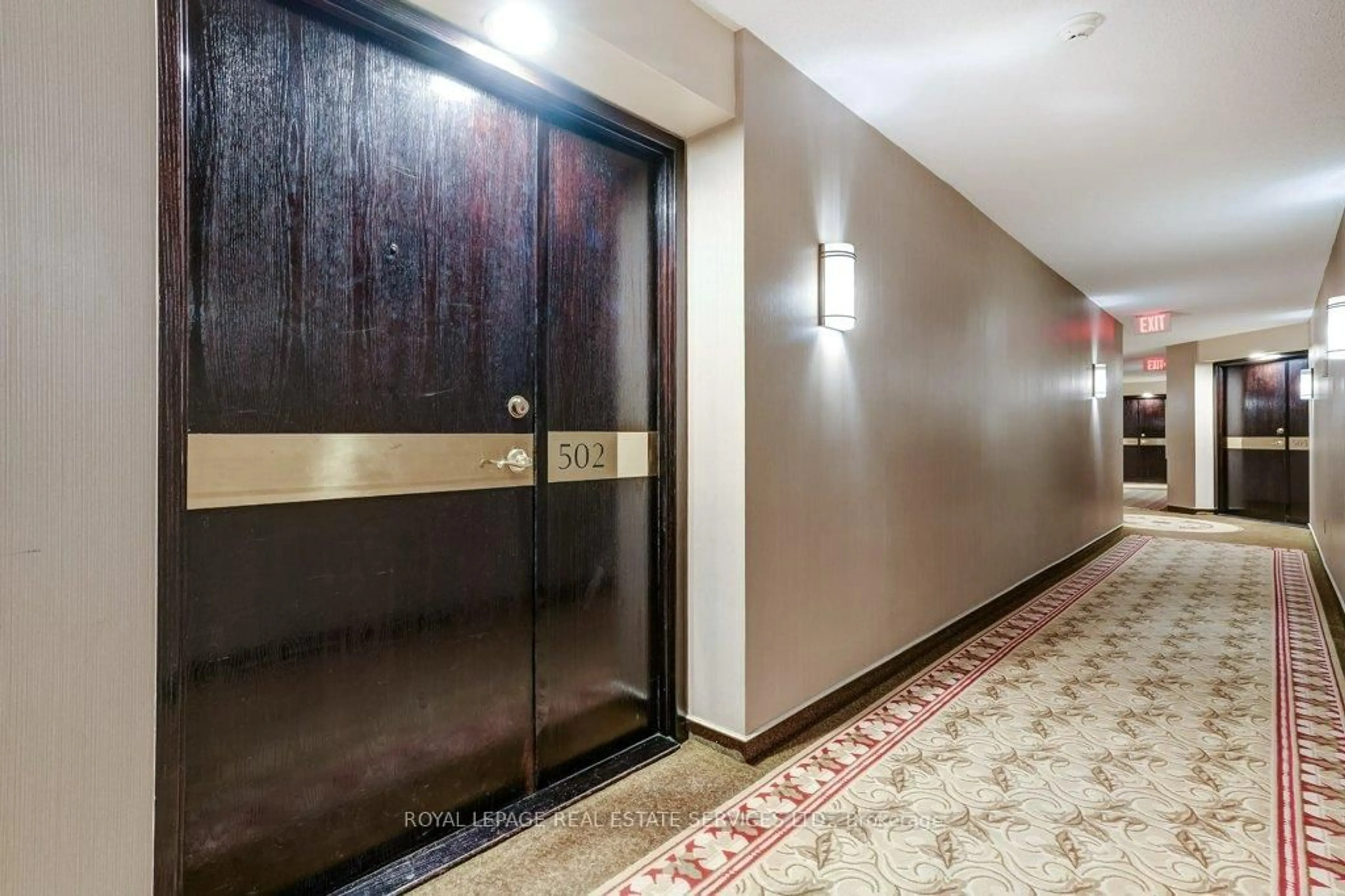 Indoor foyer for 1700 The College Way #502, Mississauga Ontario L5L 4M2