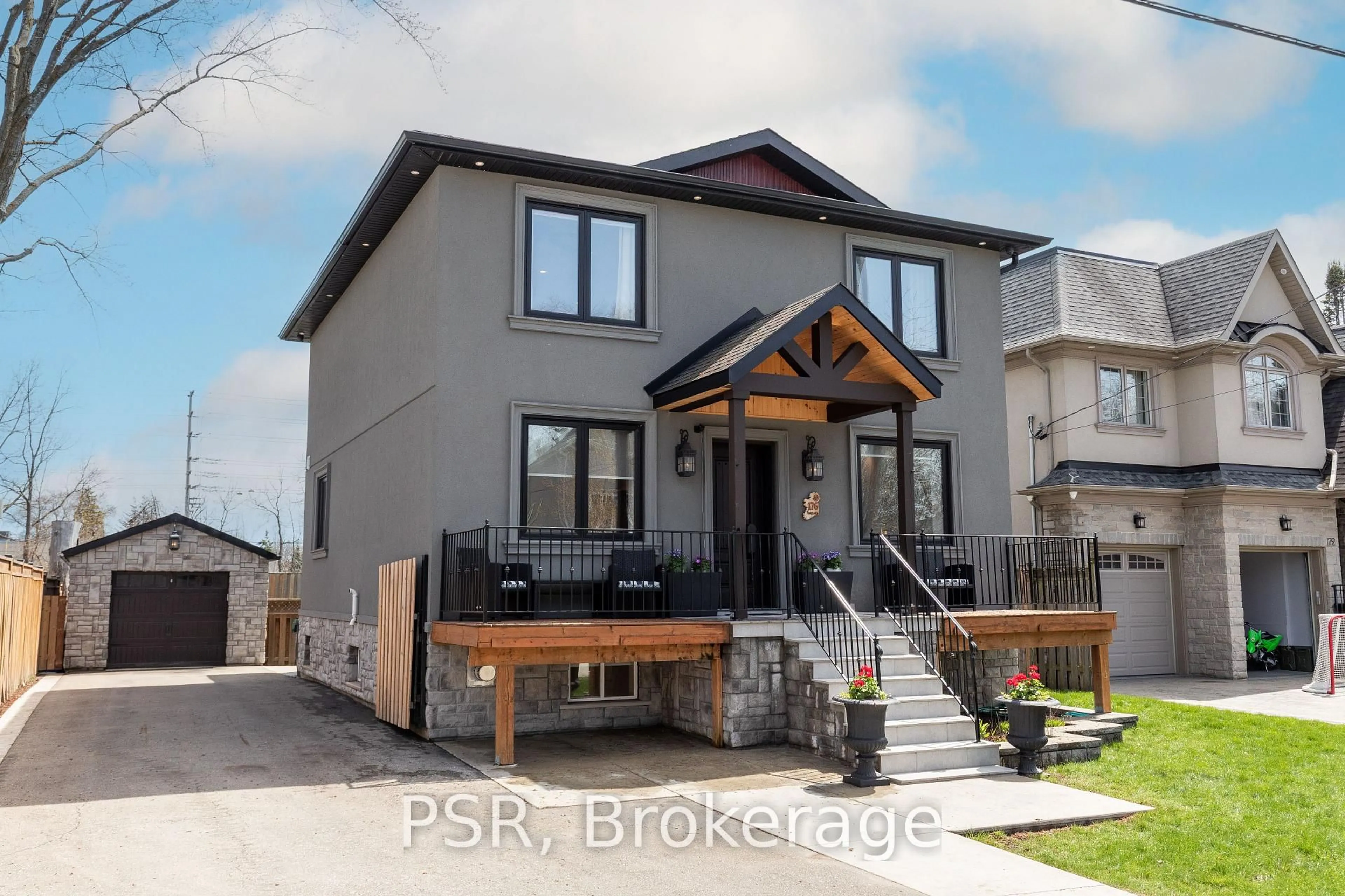 Home with brick exterior material, street for 176 Troy St, Mississauga Ontario L5G 1S7