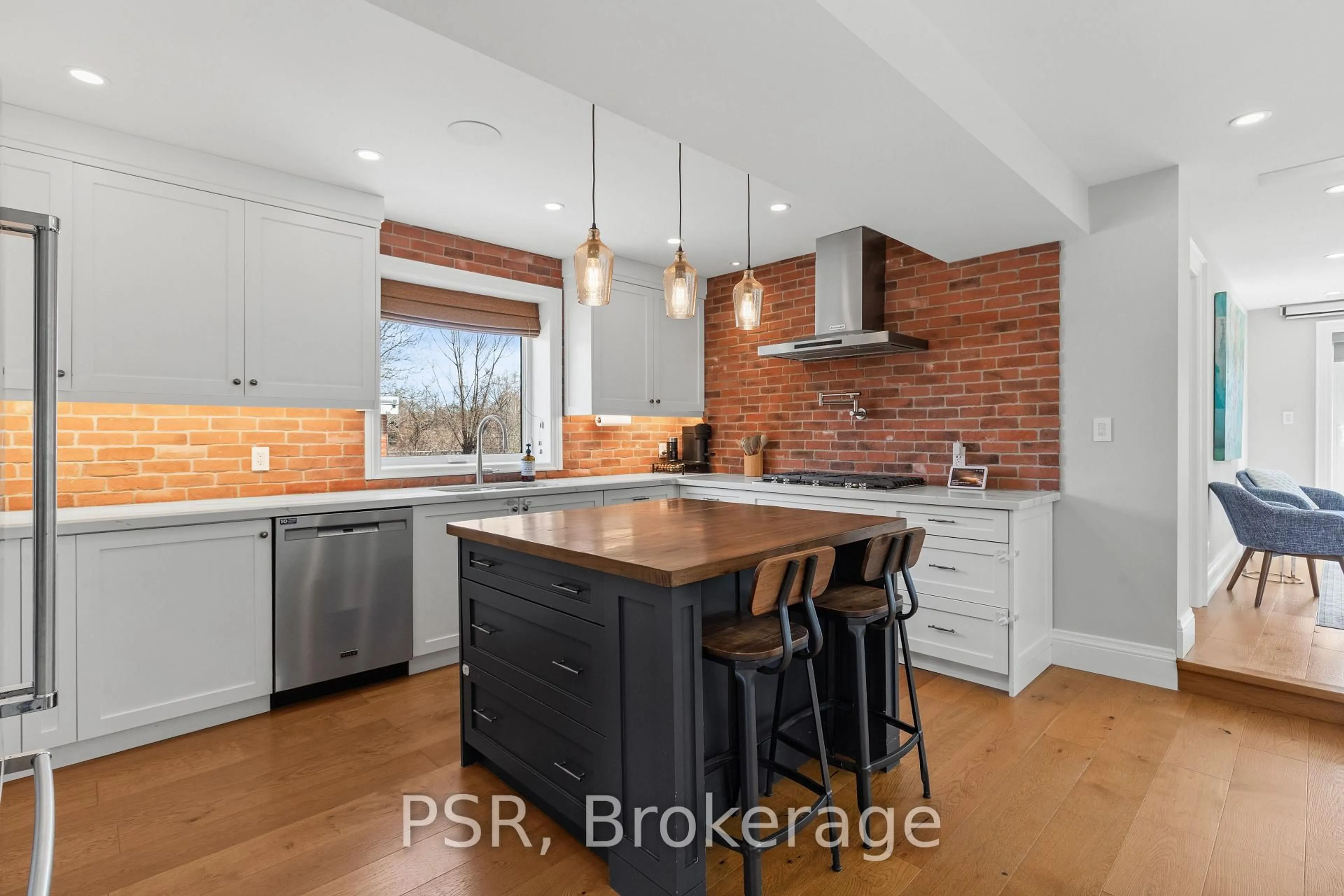 Open concept kitchen, unknown for 176 Troy St, Mississauga Ontario L5G 1S7