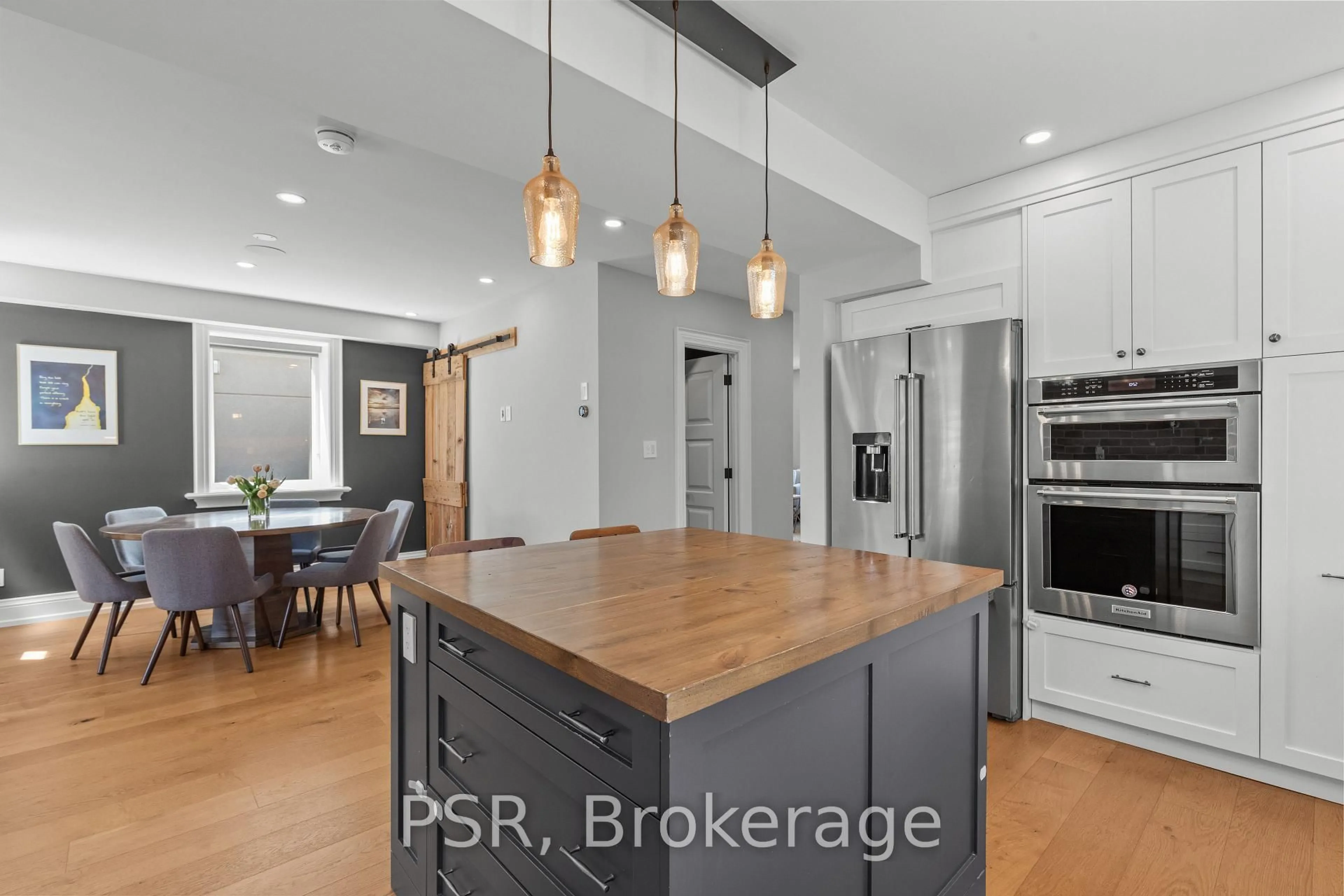 Open concept kitchen, unknown for 176 Troy St, Mississauga Ontario L5G 1S7