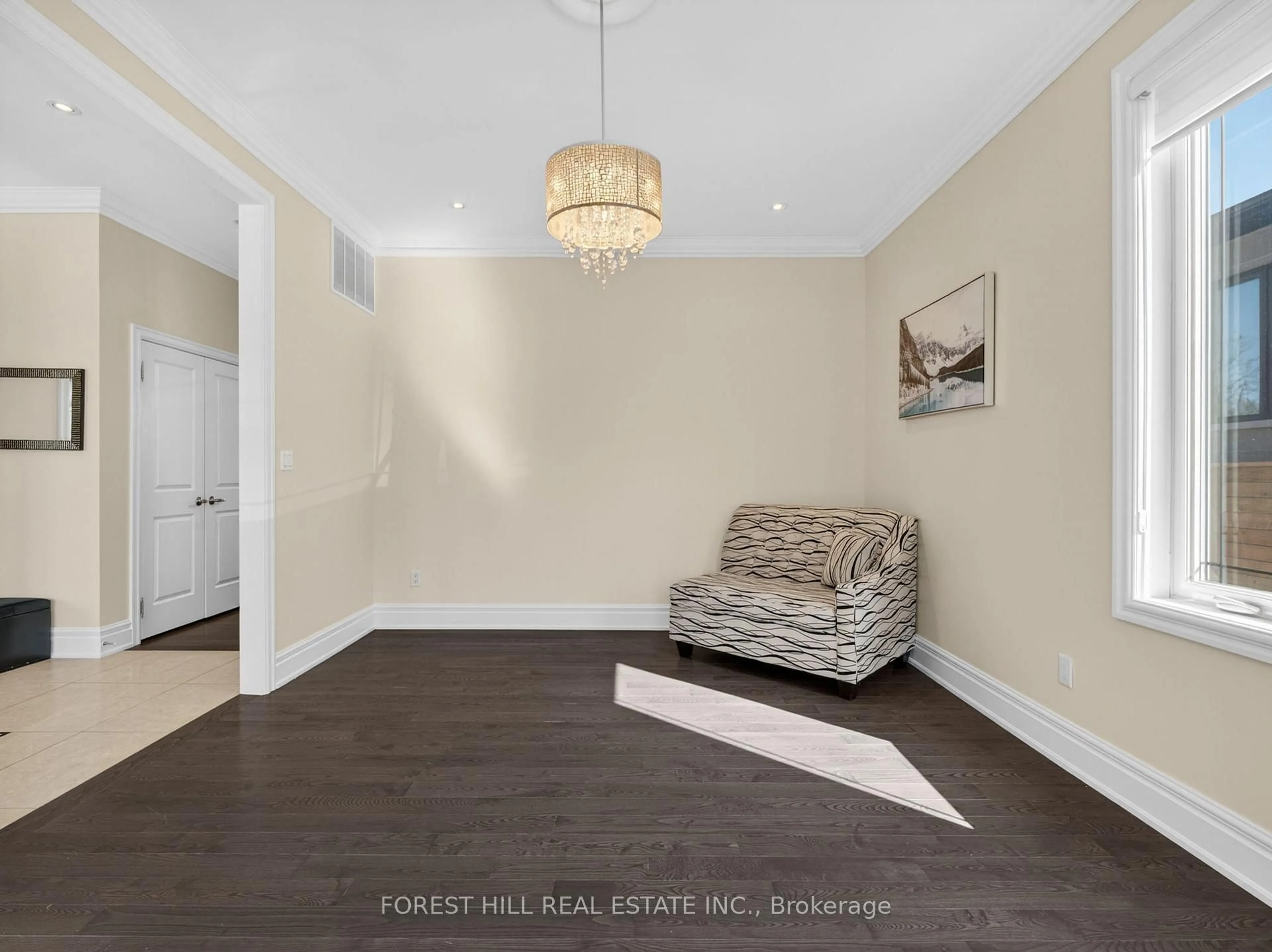 Unknown for 114 Regent Rd, Toronto Ontario M3K 1H4