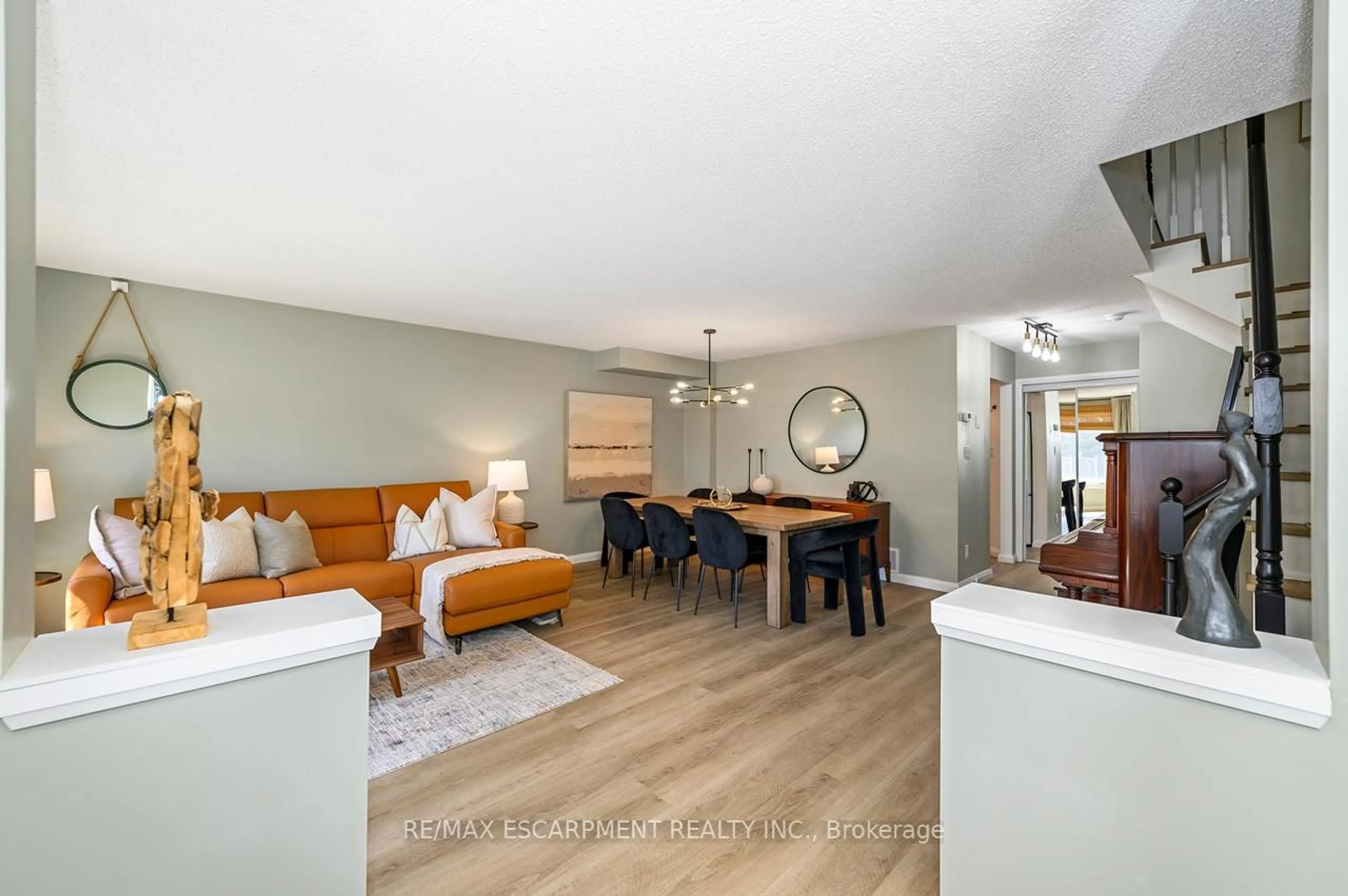 Unknown for 100 Manley Lane, Milton Ontario L9T 5N9