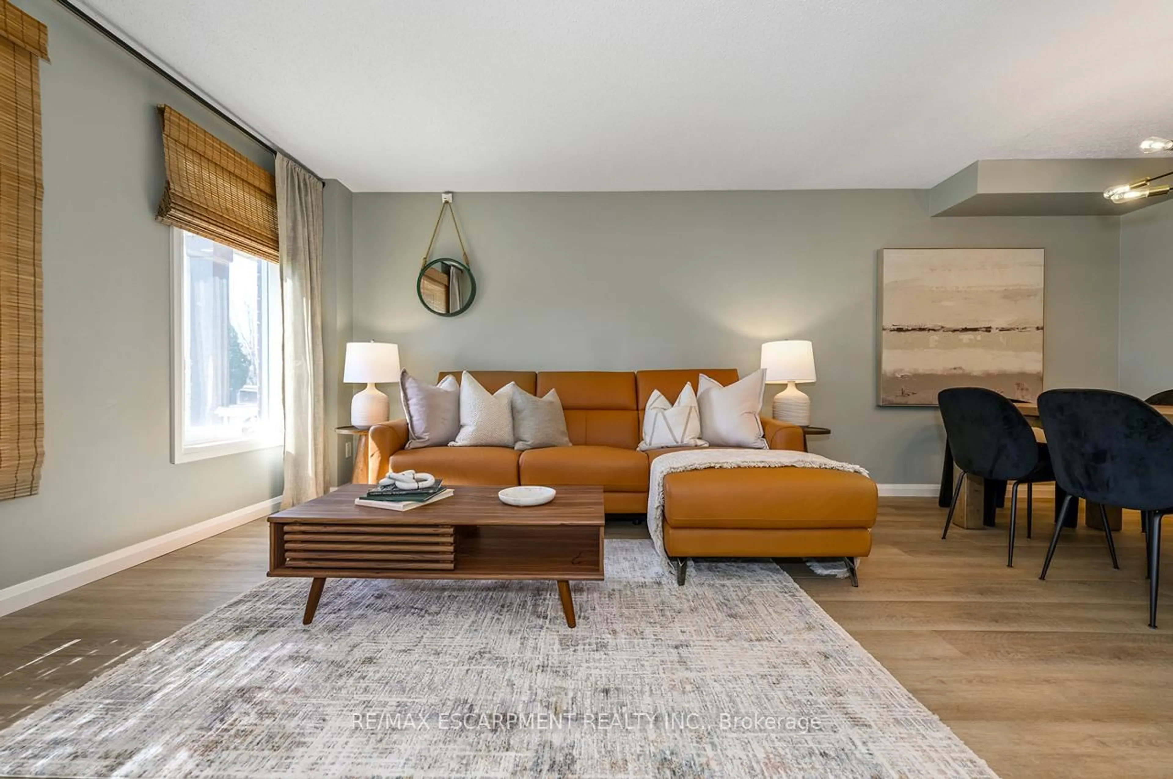 Living room with furniture, unknown for 100 Manley Lane, Milton Ontario L9T 5N9