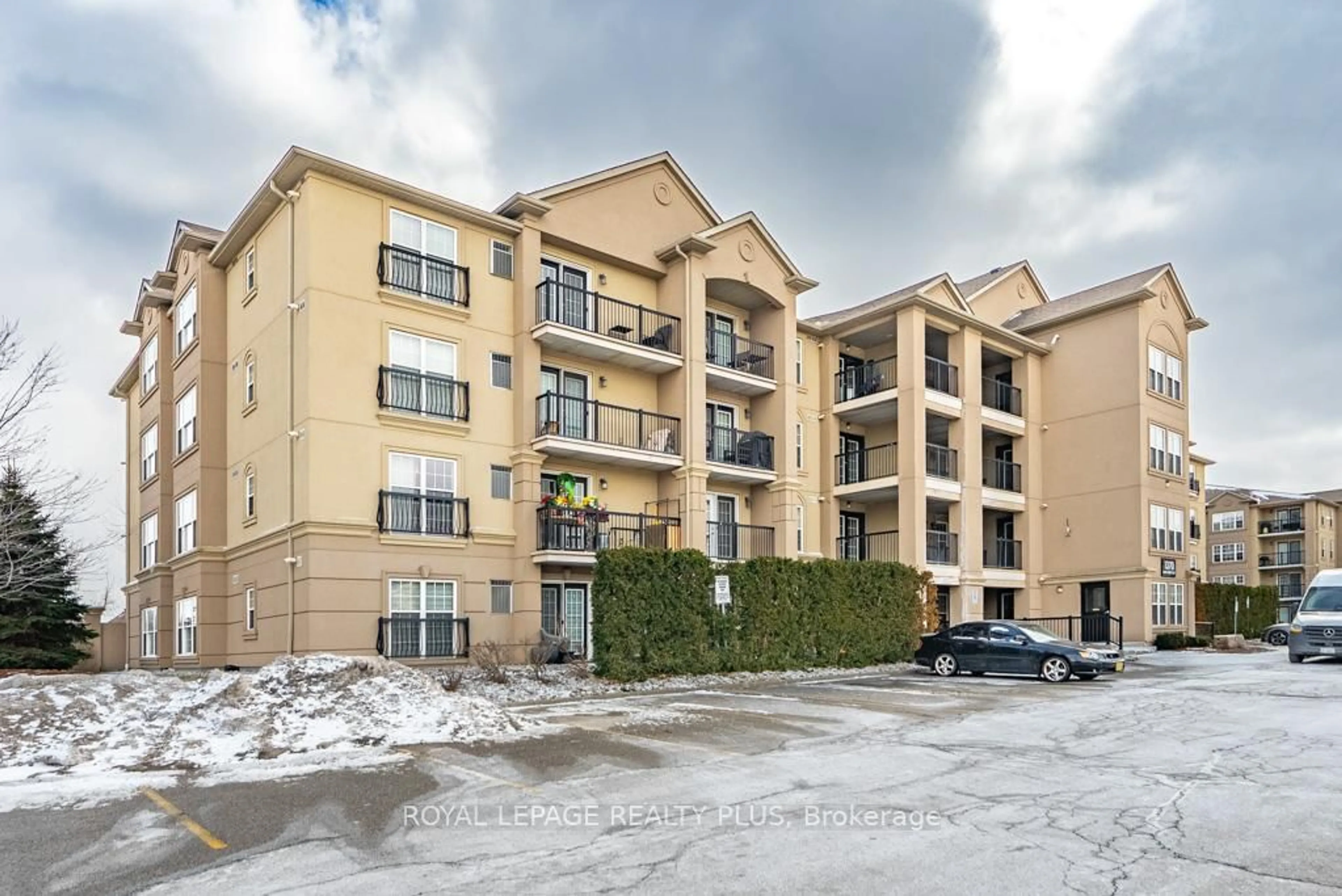 Patio, unknown for 1370 Main St #309, Milton Ontario L9T 7S8