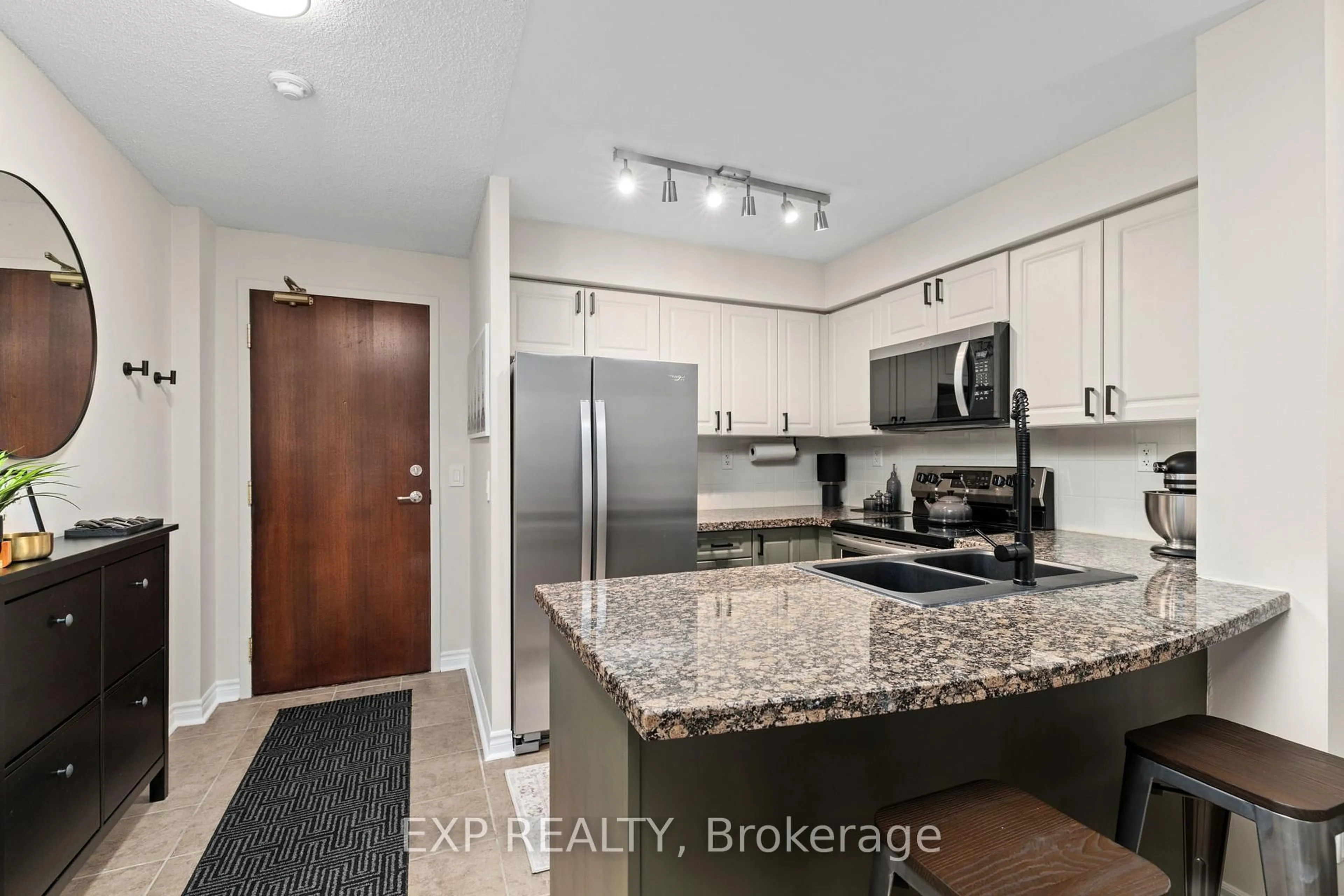 Unknown for 5 Michael Power Pl #1605, Toronto Ontario M9A 0A3