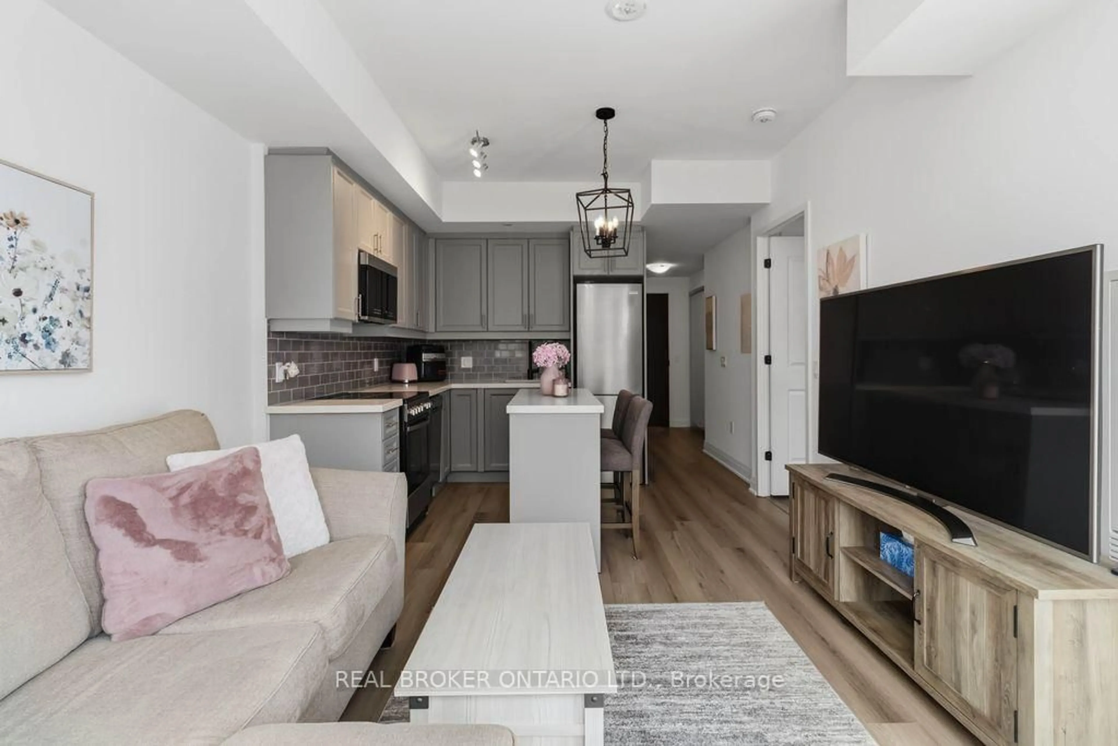 Open concept kitchen, unknown for 2333 Khalsa Gate #706, Oakville Ontario L7M 0X7