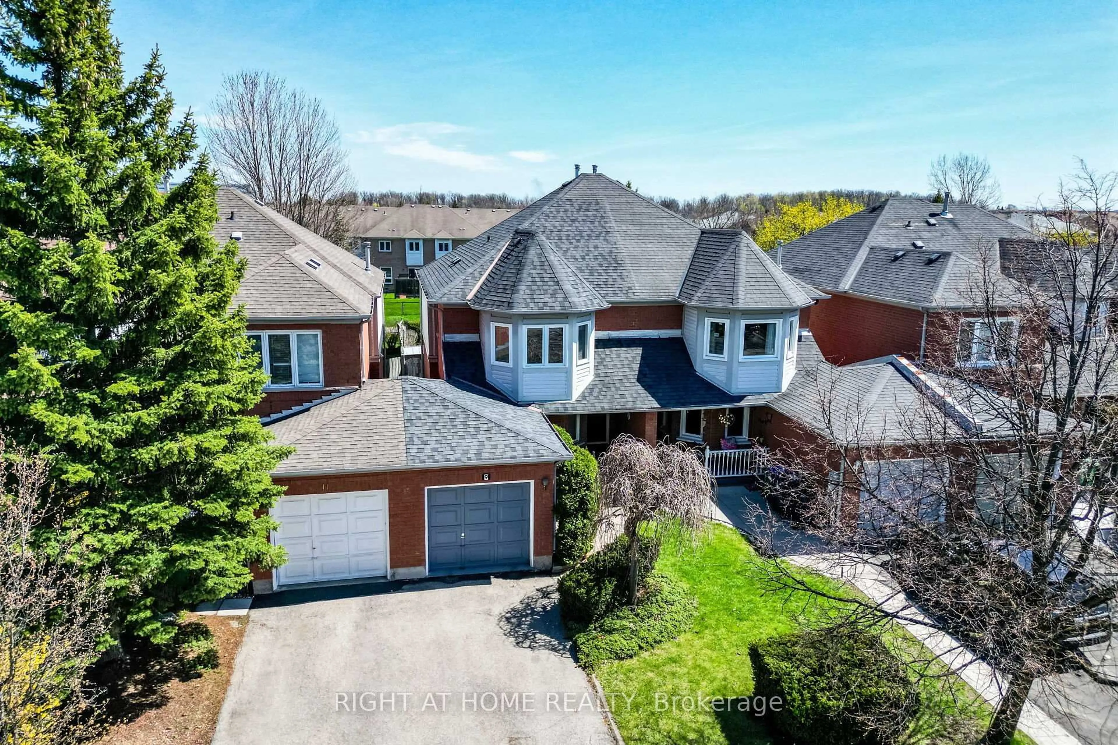 A pic from outside/outdoor area/front of a property/back of a property/a pic from drone, street for 9 Woodstream Ave, Brampton Ontario L6R 1N7