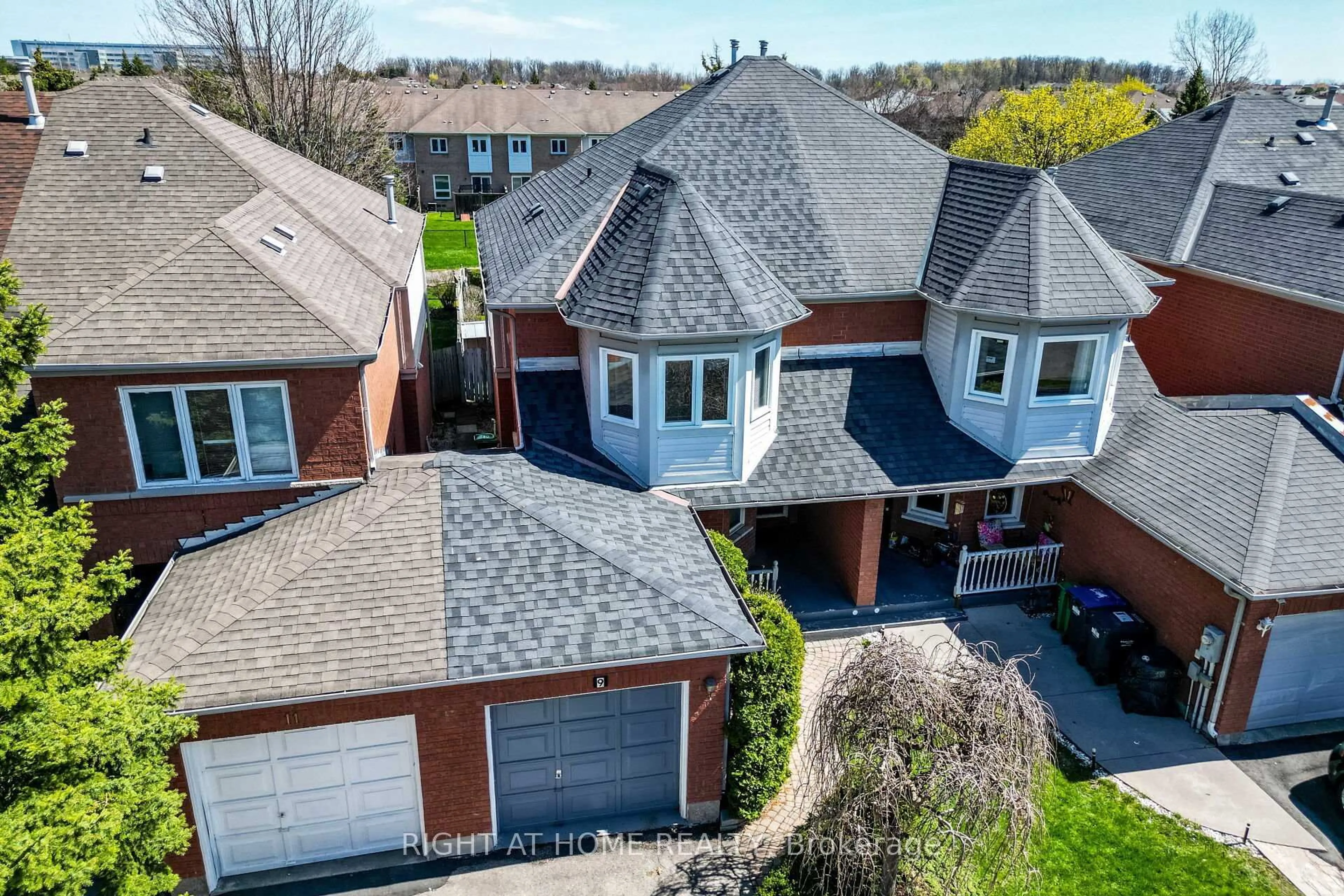 A pic from outside/outdoor area/front of a property/back of a property/a pic from drone, street for 9 Woodstream Ave, Brampton Ontario L6R 1N7