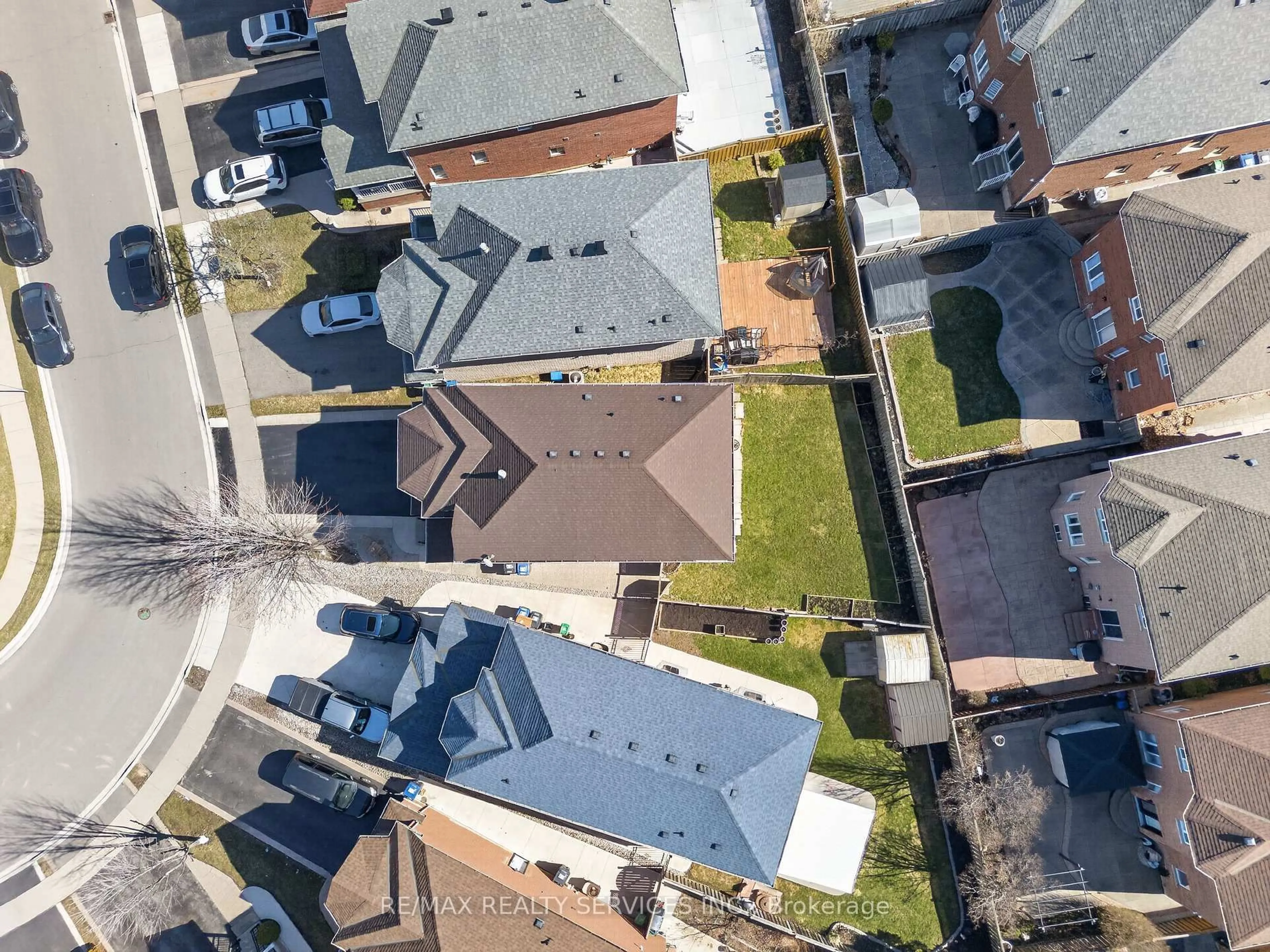 A pic from outside/outdoor area/front of a property/back of a property/a pic from drone, city buildings view from balcony for 148 Binder Twine Tr, Brampton Ontario L6X 4V6