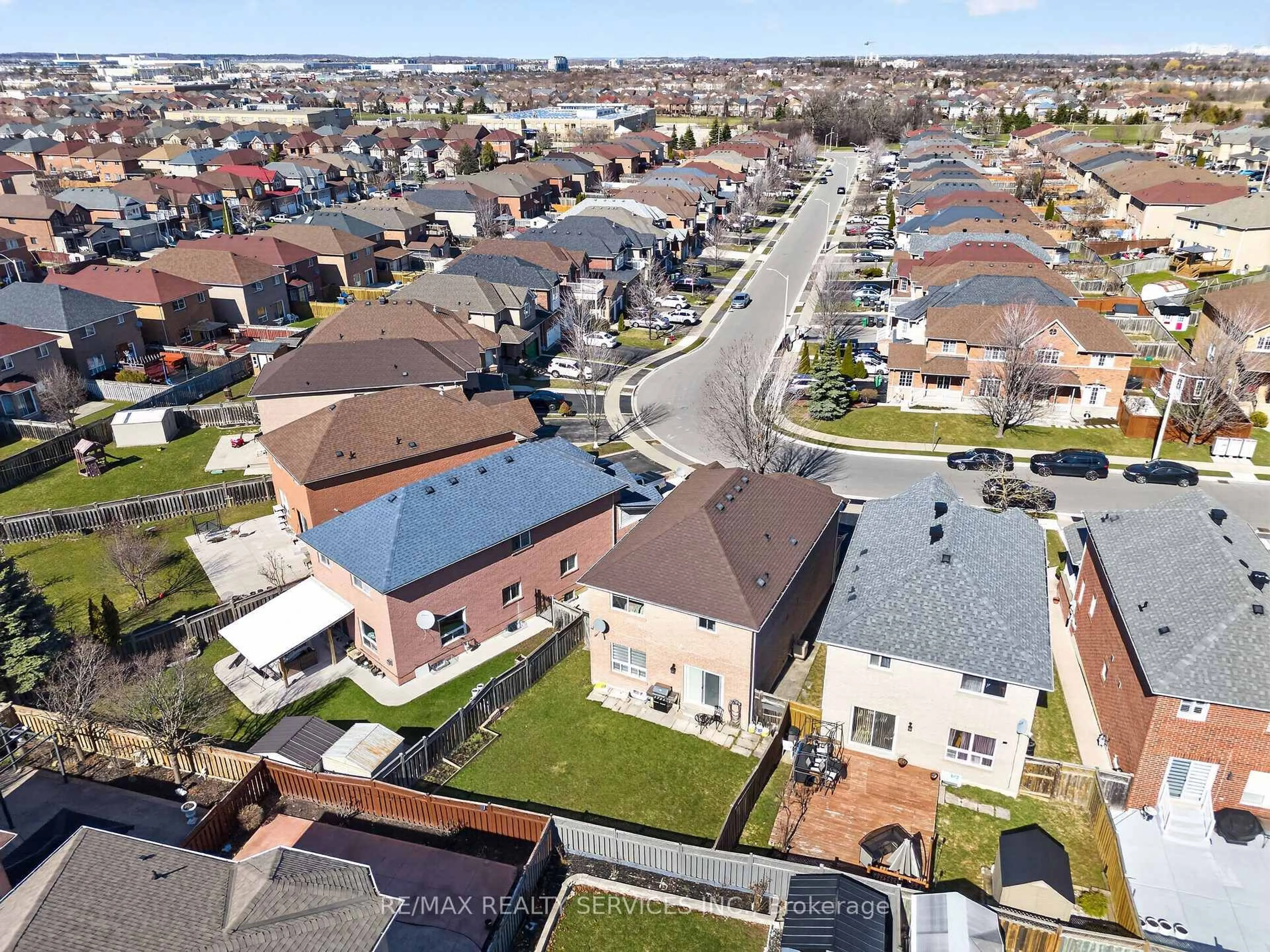 A pic from outside/outdoor area/front of a property/back of a property/a pic from drone, street for 148 Binder Twine Tr, Brampton Ontario L6X 4V6
