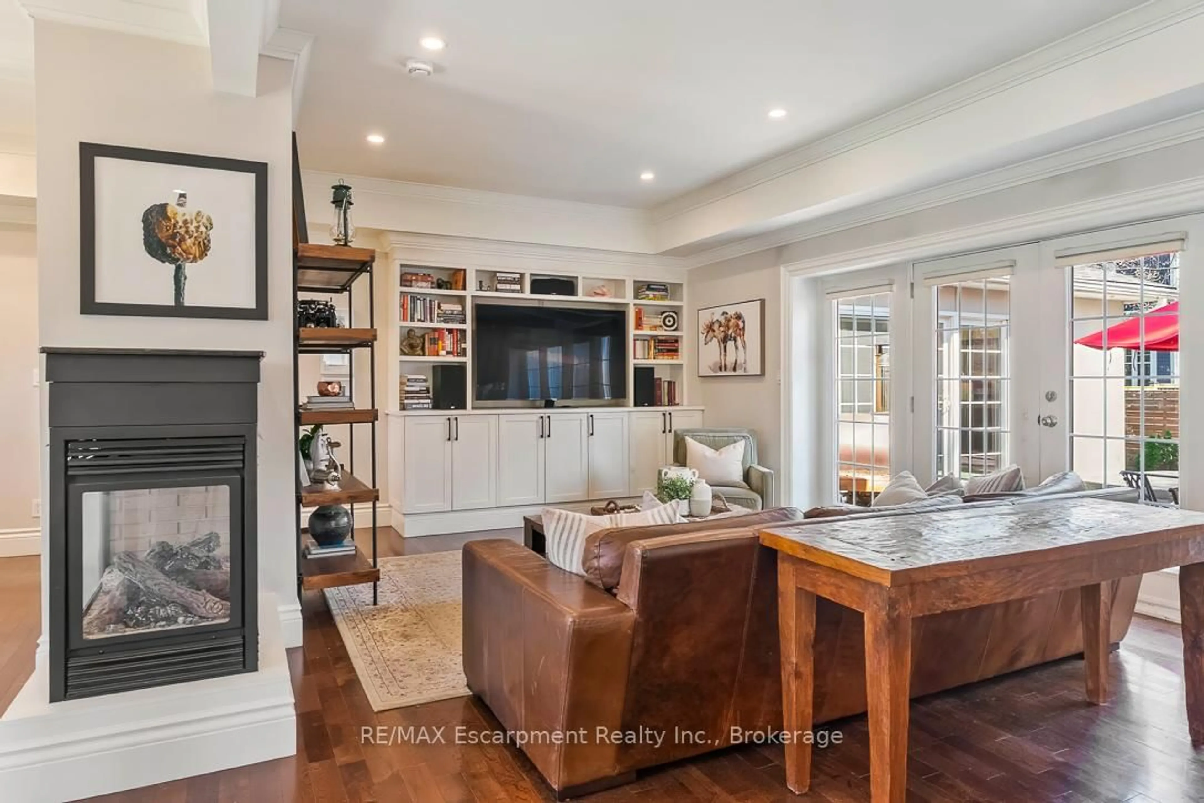 Open concept kitchen, unknown for 429 Smith Lane, Oakville Ontario L6L 4X1