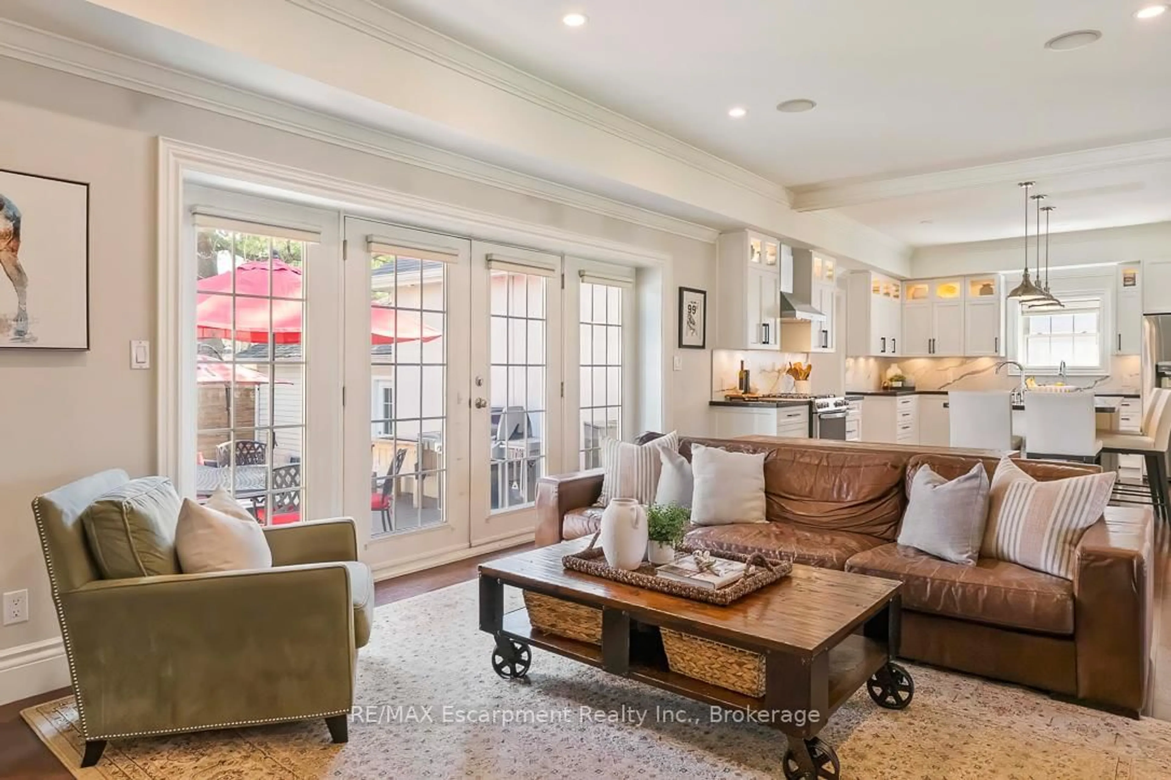Living room with furniture, ceramic/tile floor for 429 Smith Lane, Oakville Ontario L6L 4X1