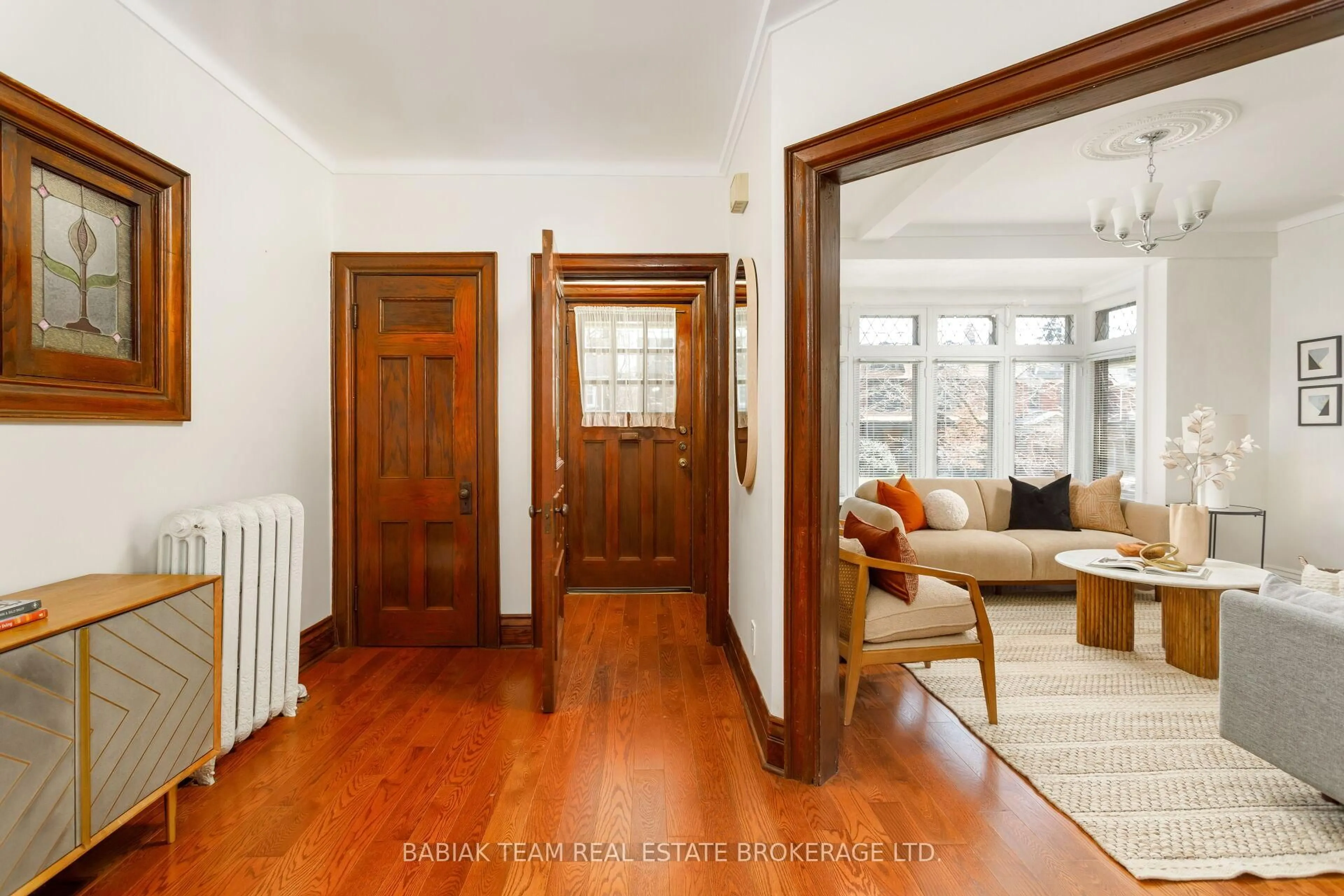 Indoor entryway for 76 Parkway Ave, Toronto Ontario M6R 1T5