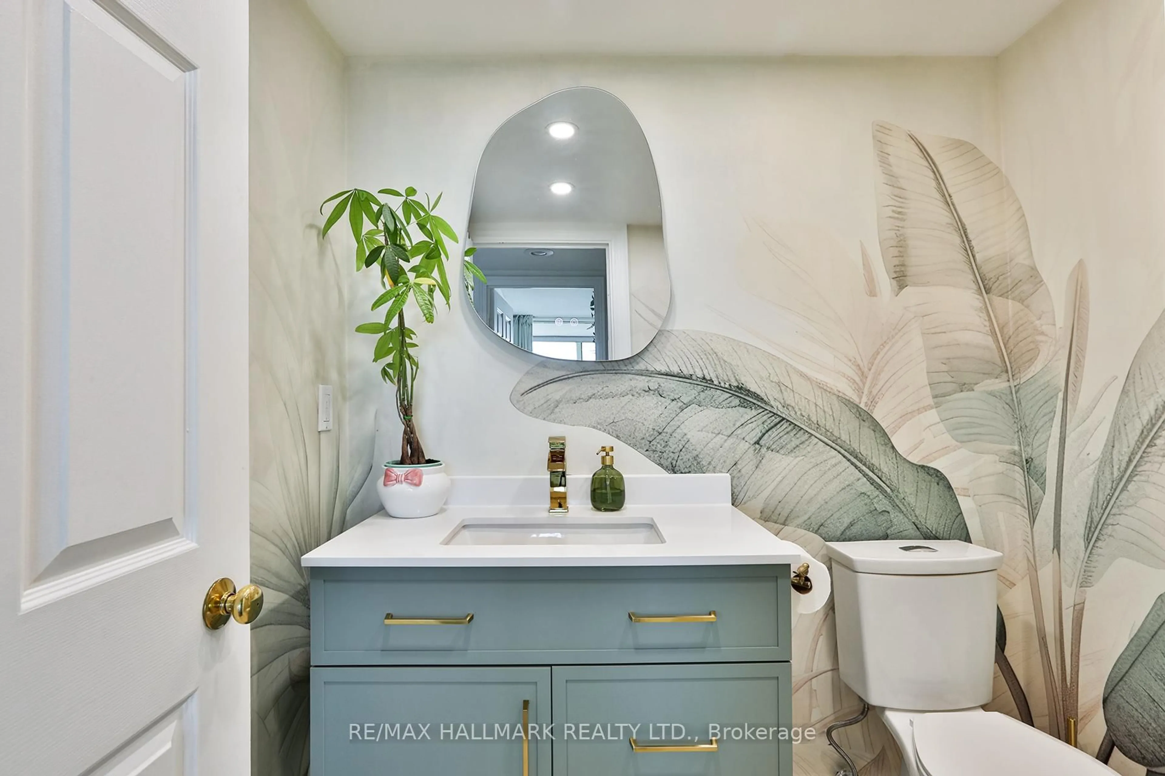 Contemporary bathroom, ceramic/tile floor for 1360 Rathburn Rd #1405, Mississauga Ontario L4W 4H4