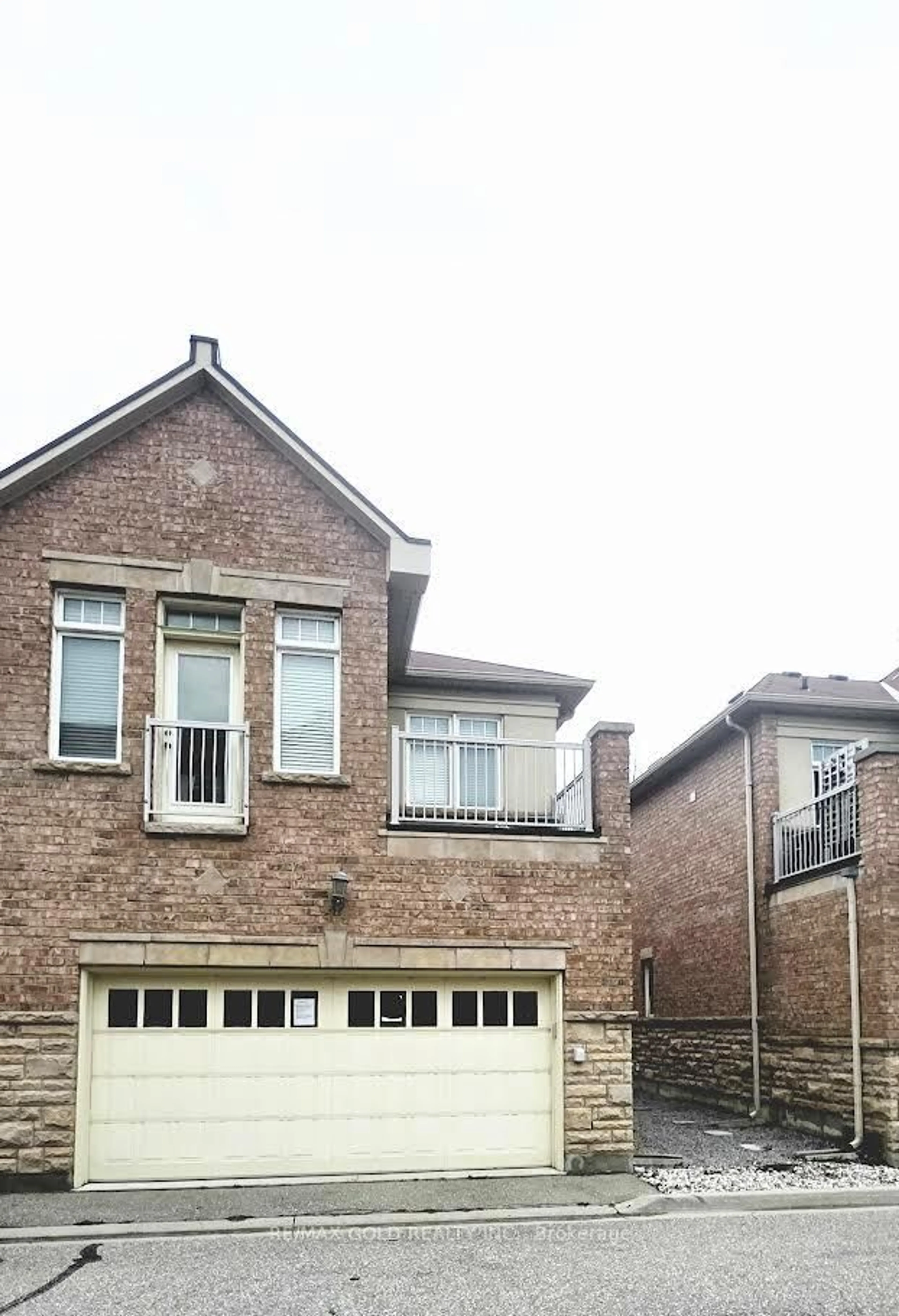 Home with brick exterior material, street for 2032 Lakeshore Rd, Mississauga Ontario L5J 1J8