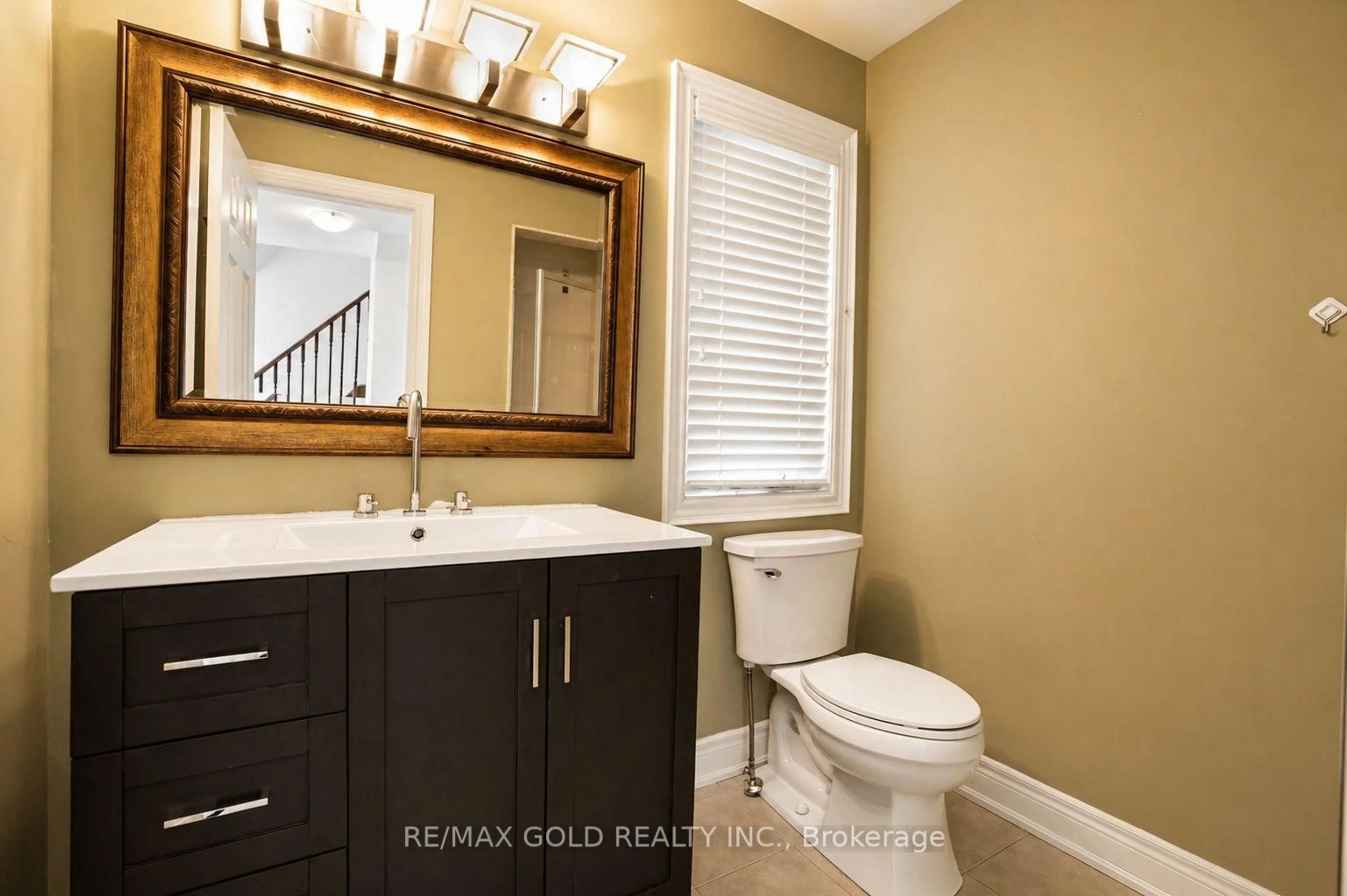 Contemporary bathroom, ceramic/tile floor for 2032 Lakeshore Rd, Mississauga Ontario L5J 1J8