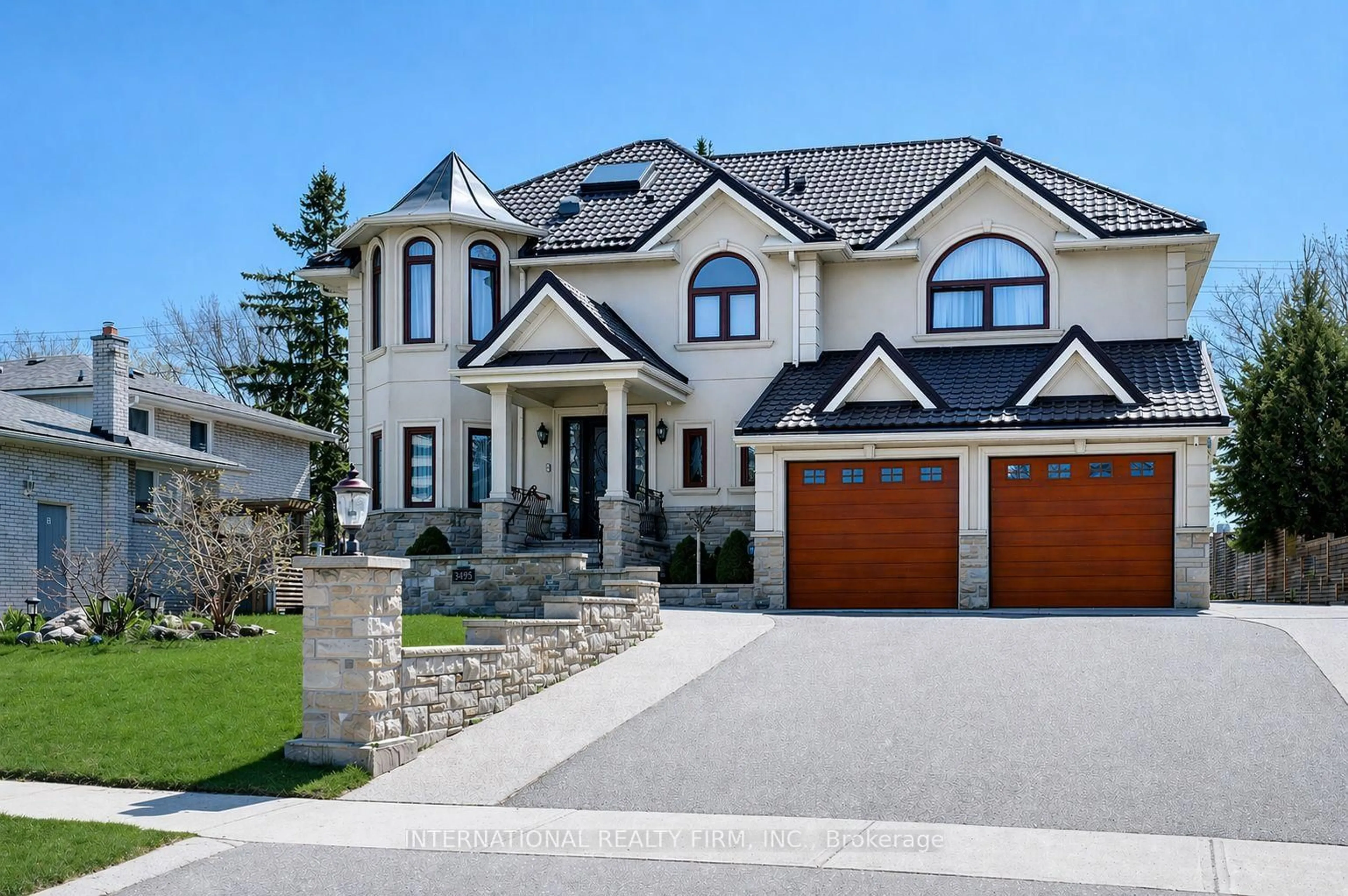 Home with brick exterior material, street for 3496 Burningoak Cres, Mississauga Ontario L4Y 3L5