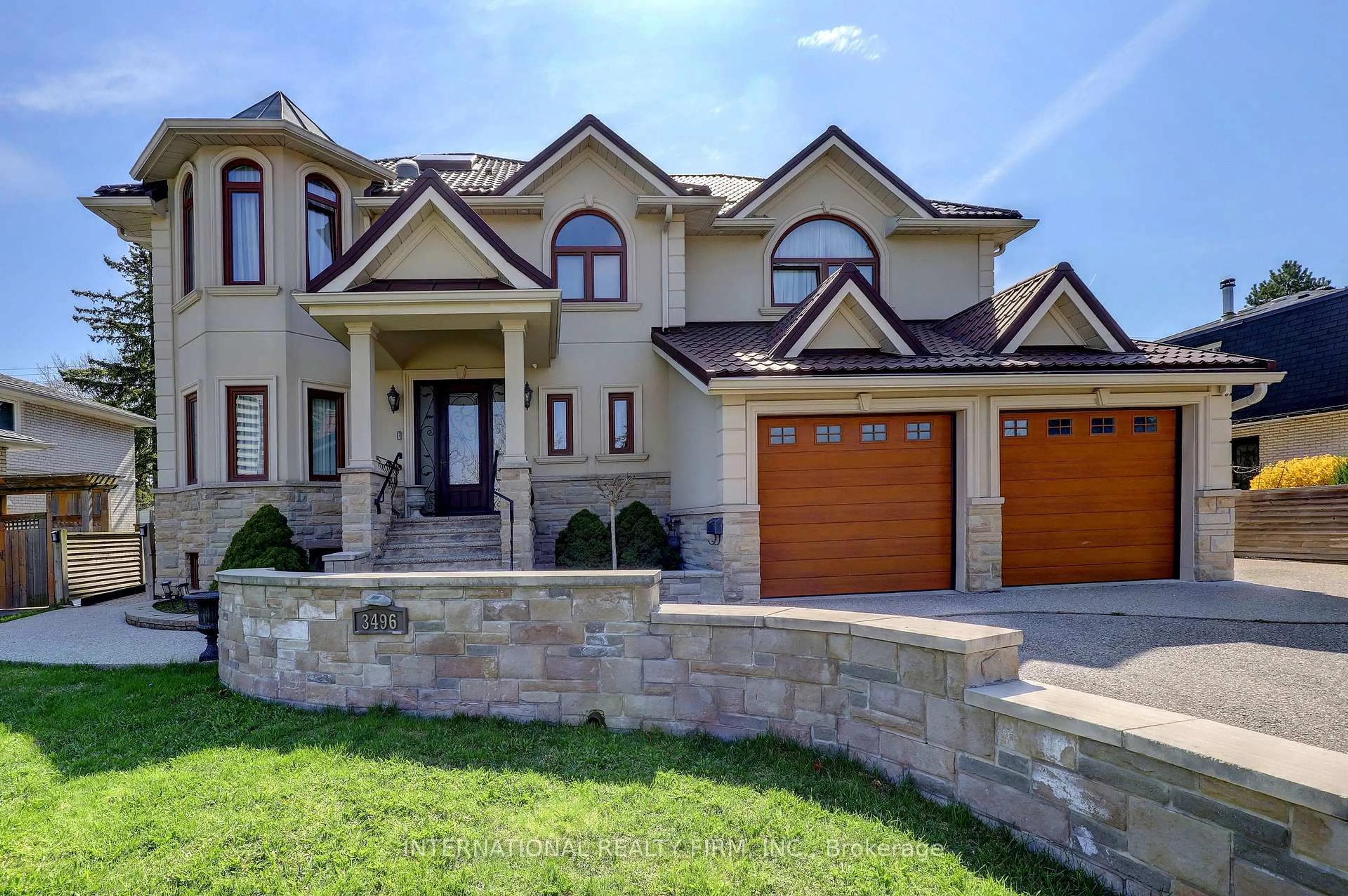 Home with brick exterior material, street for 3496 Burningoak Cres, Mississauga Ontario L4Y 3L5