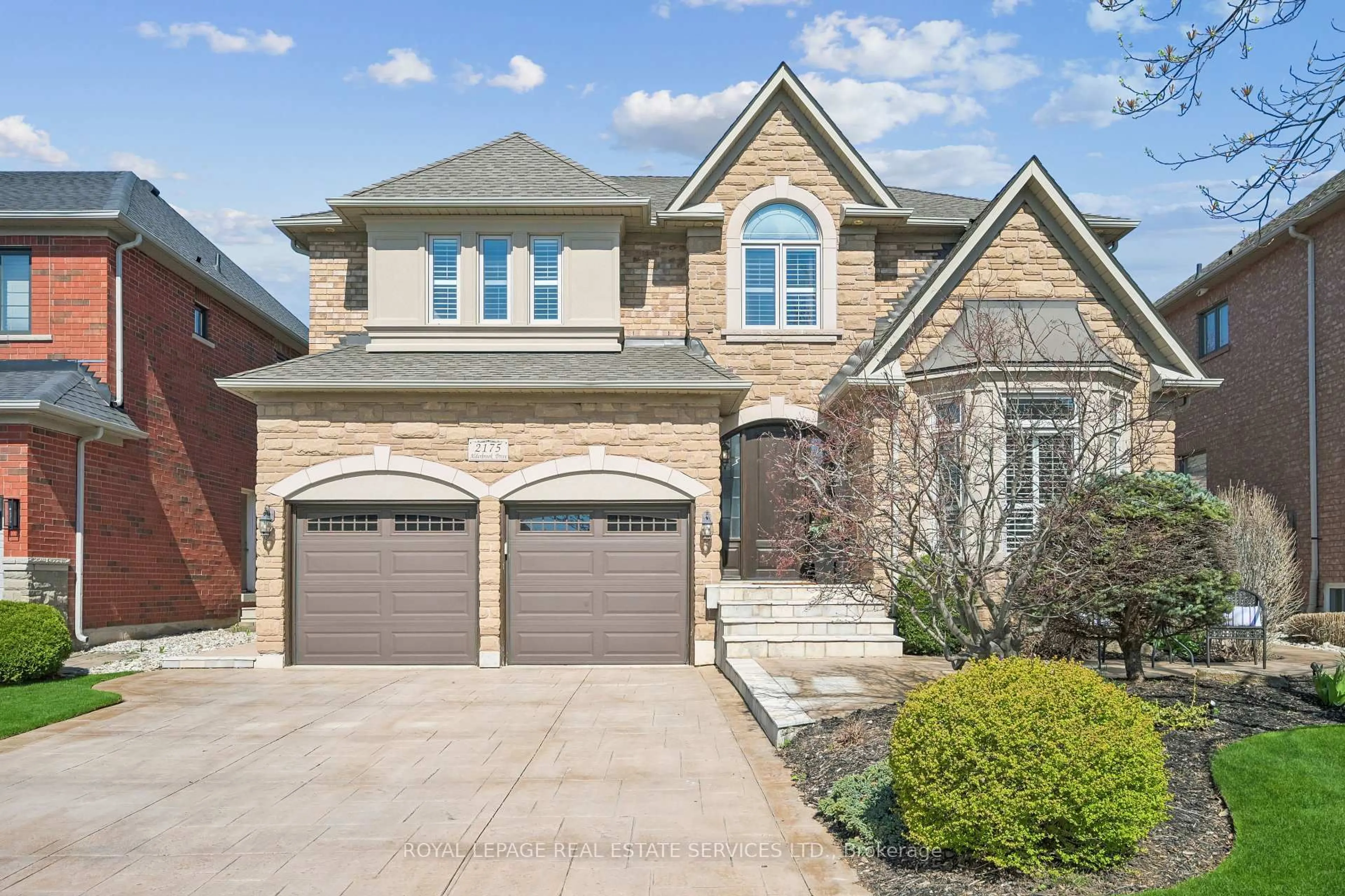 Home with brick exterior material, street for 2175 Alderbrook Dr, Oakville Ontario L6M 4Z3