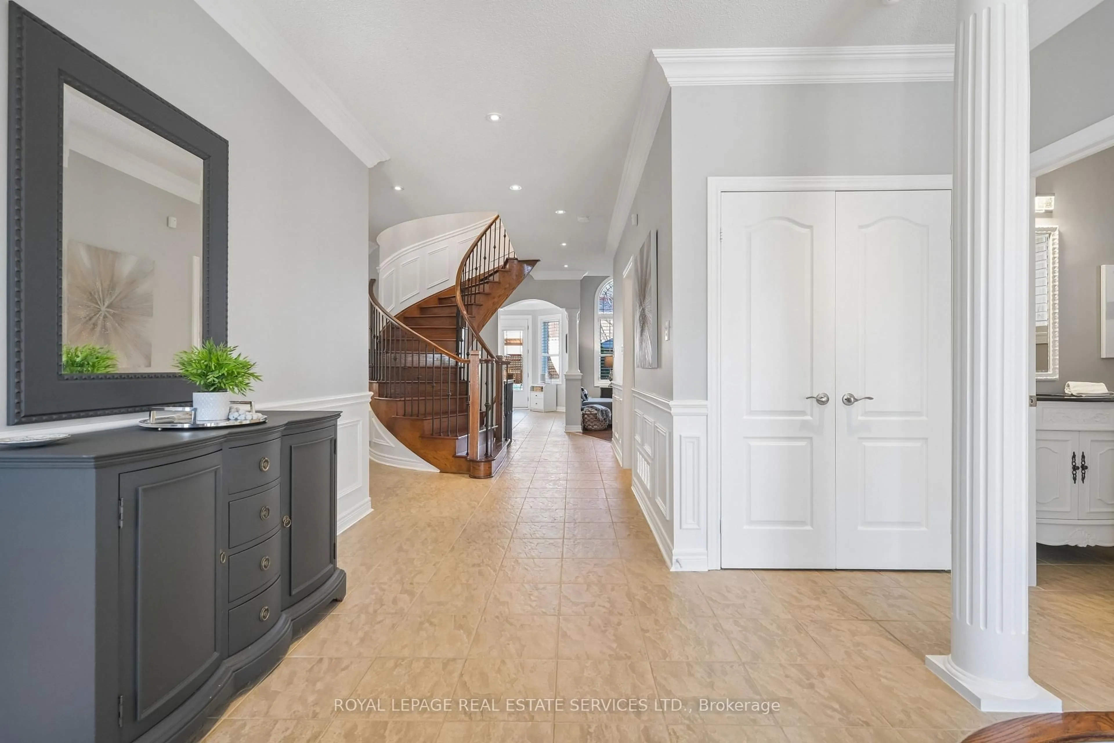 Unknown for 2175 Alderbrook Dr, Oakville Ontario L6M 4Z3