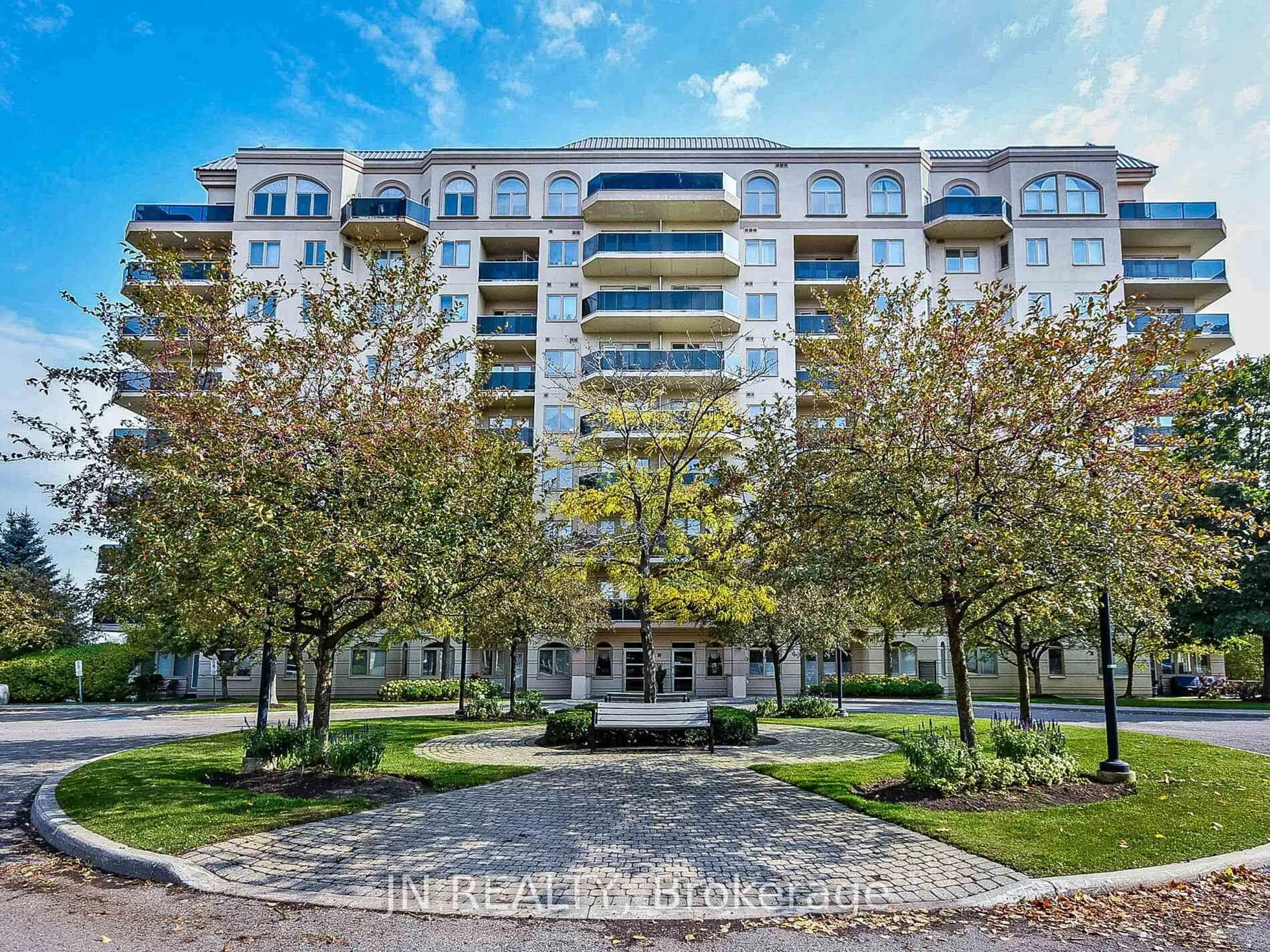 A pic from outside/outdoor area/front of a property/back of a property/a pic from drone, street for 10 Dayspring Circ #109, Brampton Ontario L6P 1B9