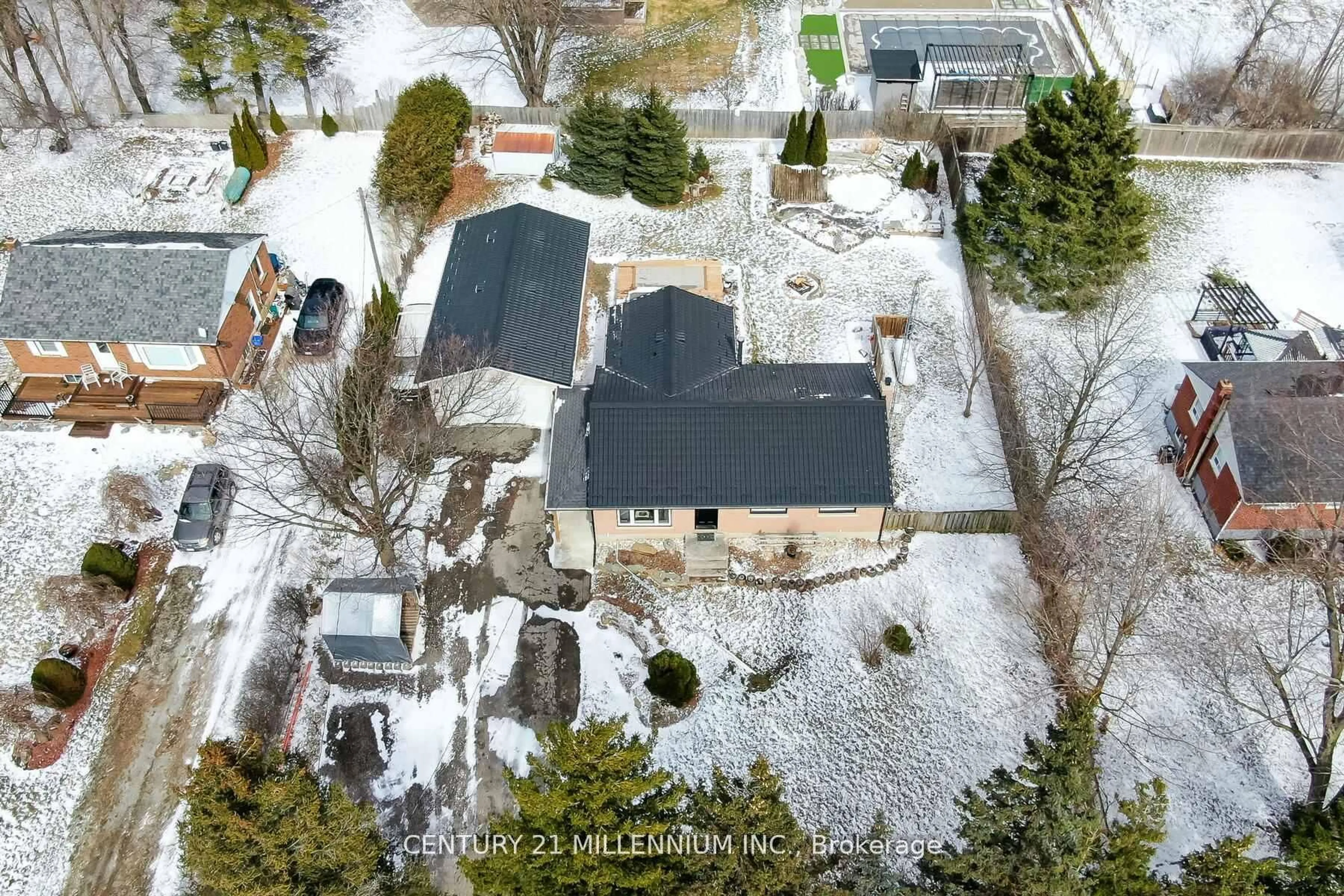 A pic from outside/outdoor area/front of a property/back of a property/a pic from drone, street for 10875 Fifth Line, Halton Hills Ontario L7G 4S6