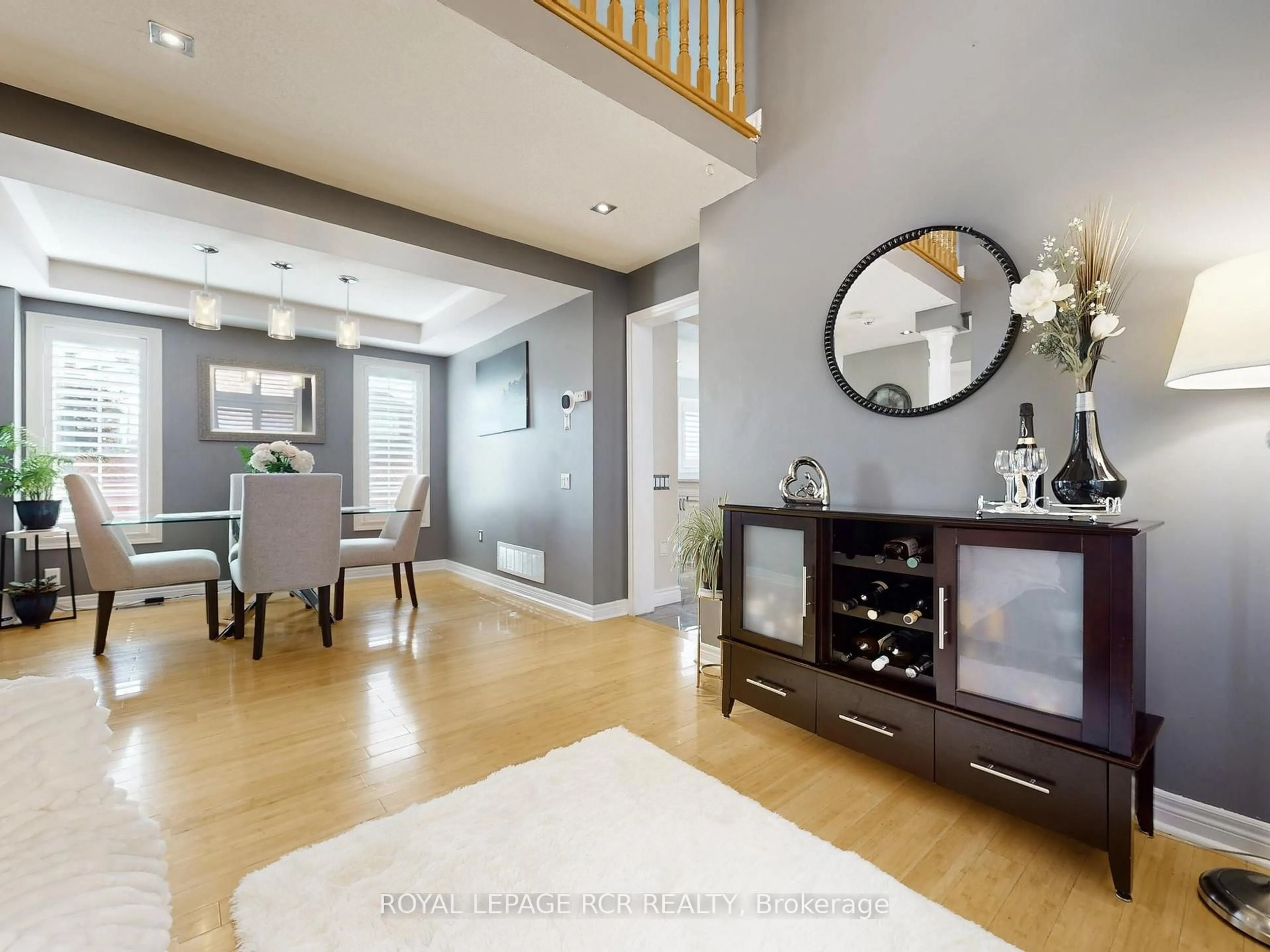 Indoor entryway for 28 Wakely Blvd, Caledon Ontario L7E 2G9