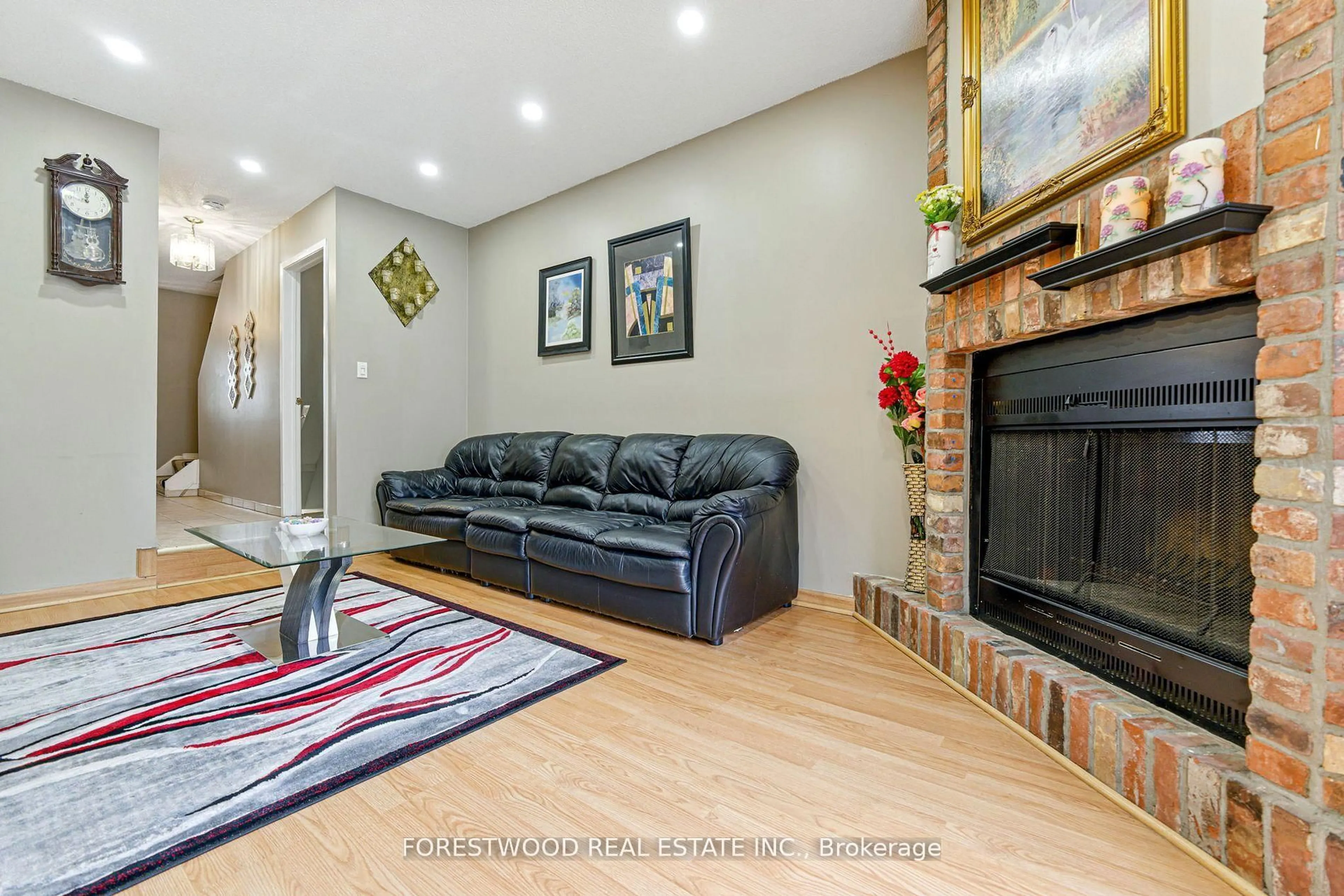 Living room with furniture, unknown for 3345 Silverado Dr #30, Mississauga Ontario L5A 3Y8