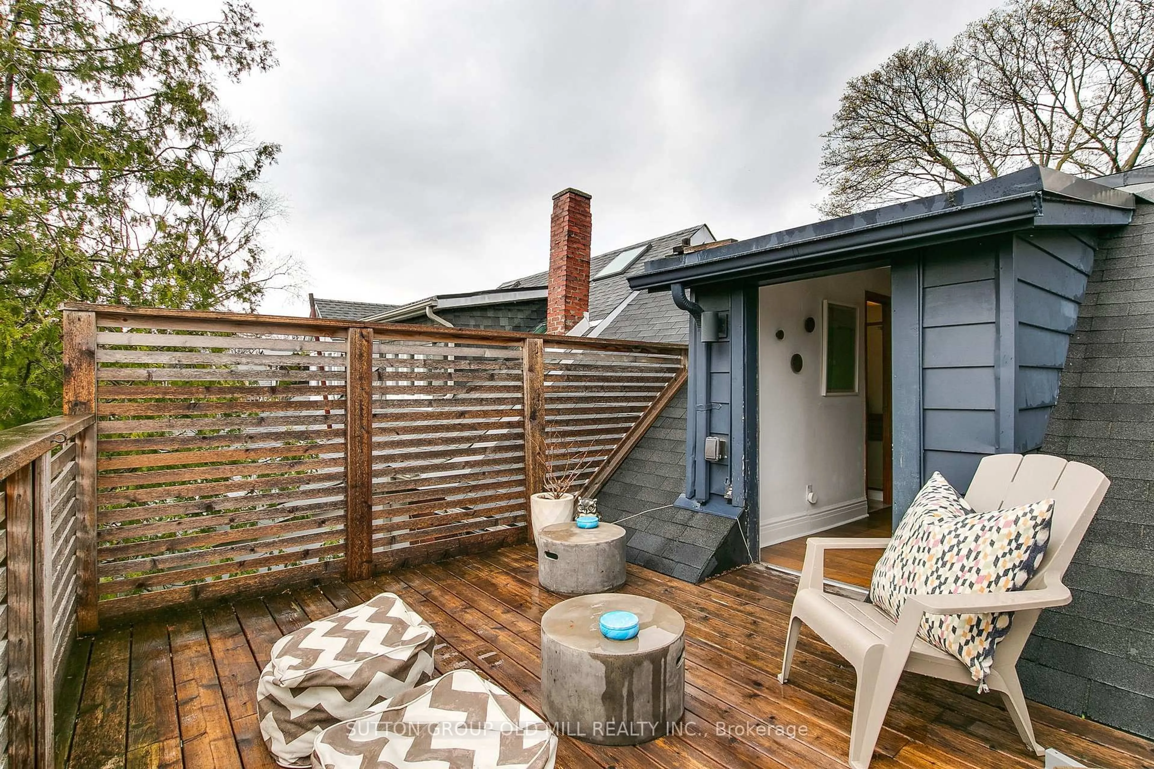 Patio, street for 1 Algonquin Ave, Toronto Ontario M6R 1K6