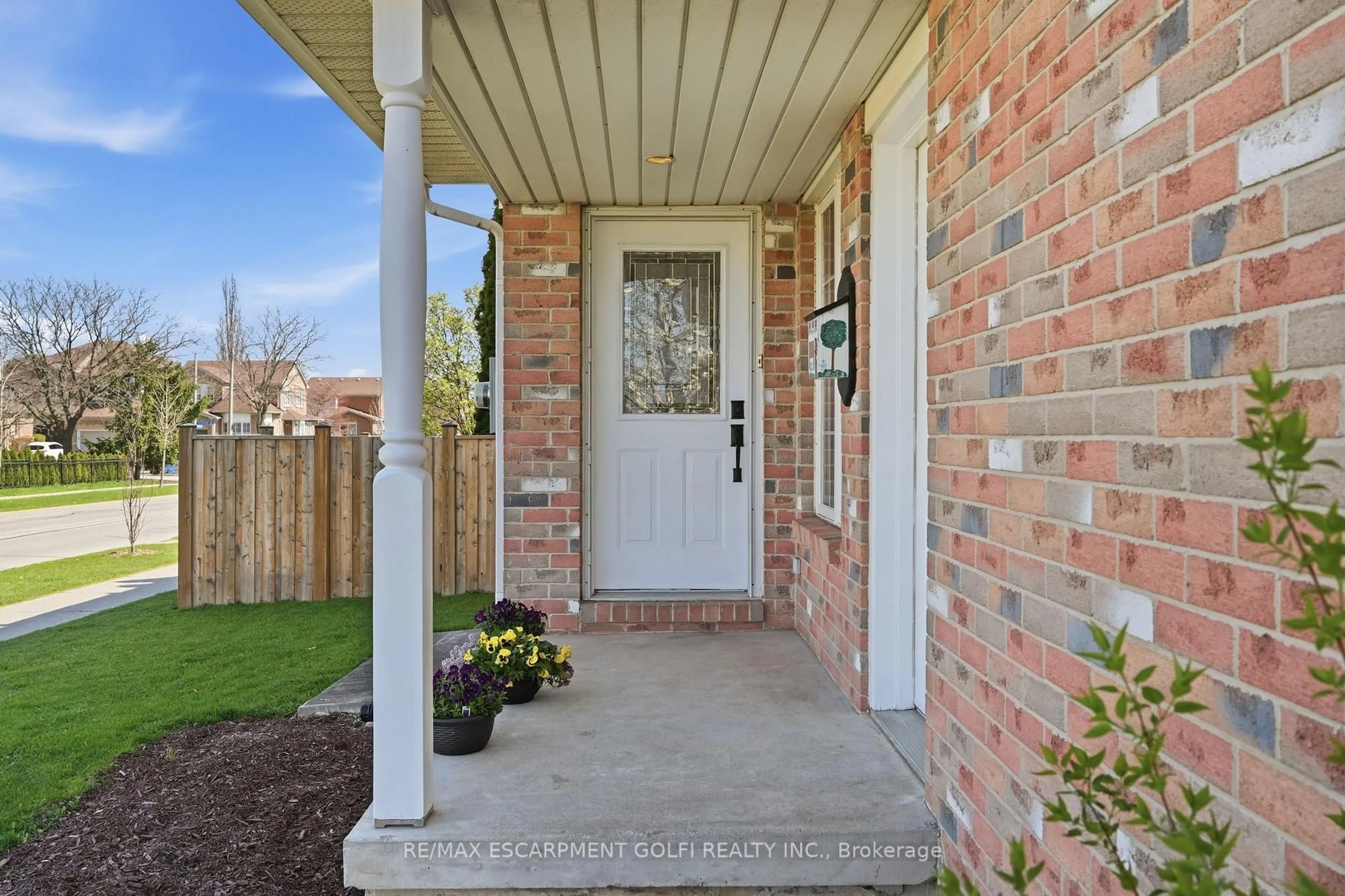 Unknown for 2951 ADDISON St, Burlington Ontario L7M 4K5