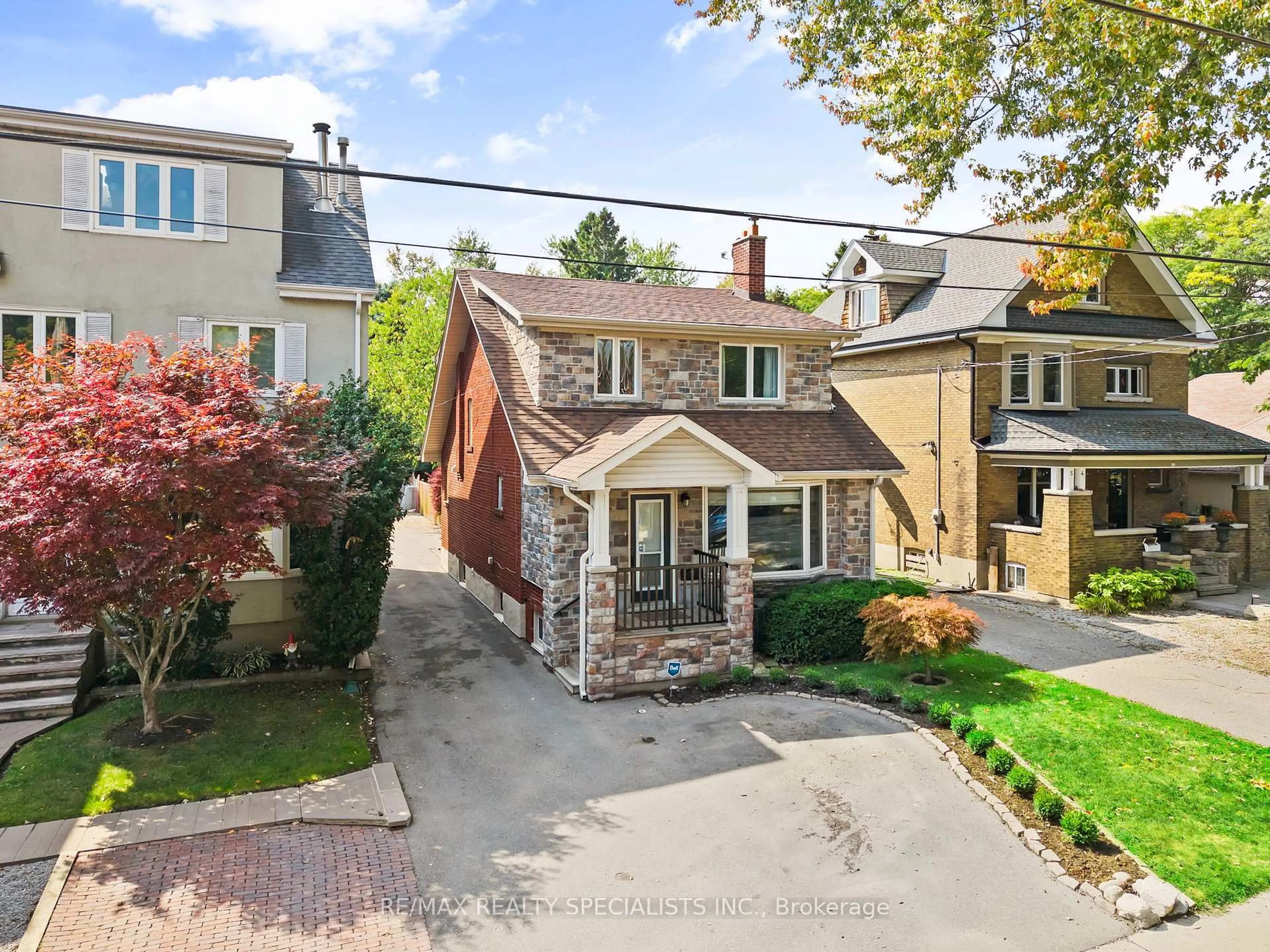 A pic from outside/outdoor area/front of a property/back of a property/a pic from drone, street for 50 Albert Ave, Toronto Ontario M8V 2L7