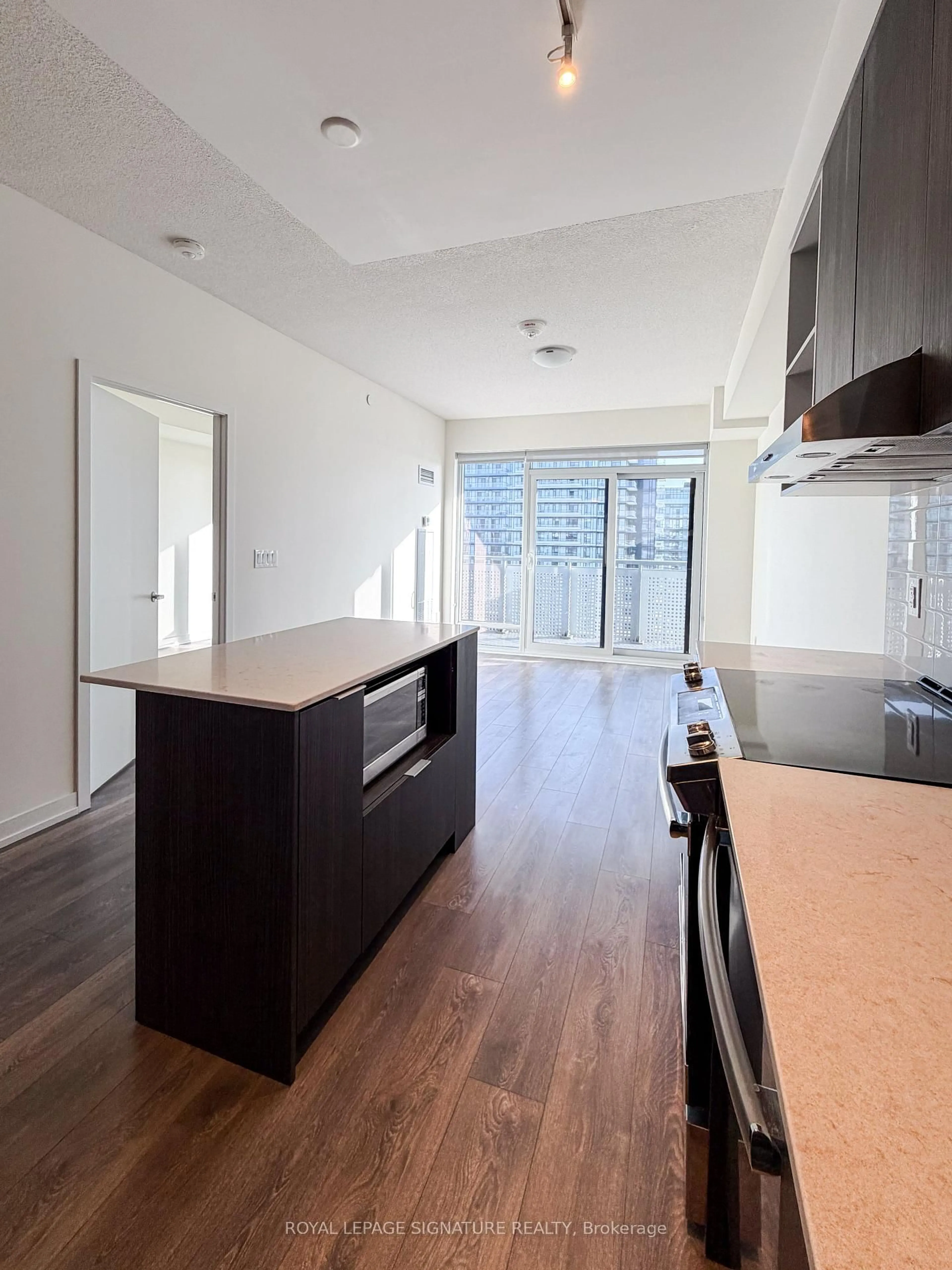 Standard kitchen, wood/laminate floor for 2520 Eglinton Ave #1702, Mississauga Ontario L5M 0Y4