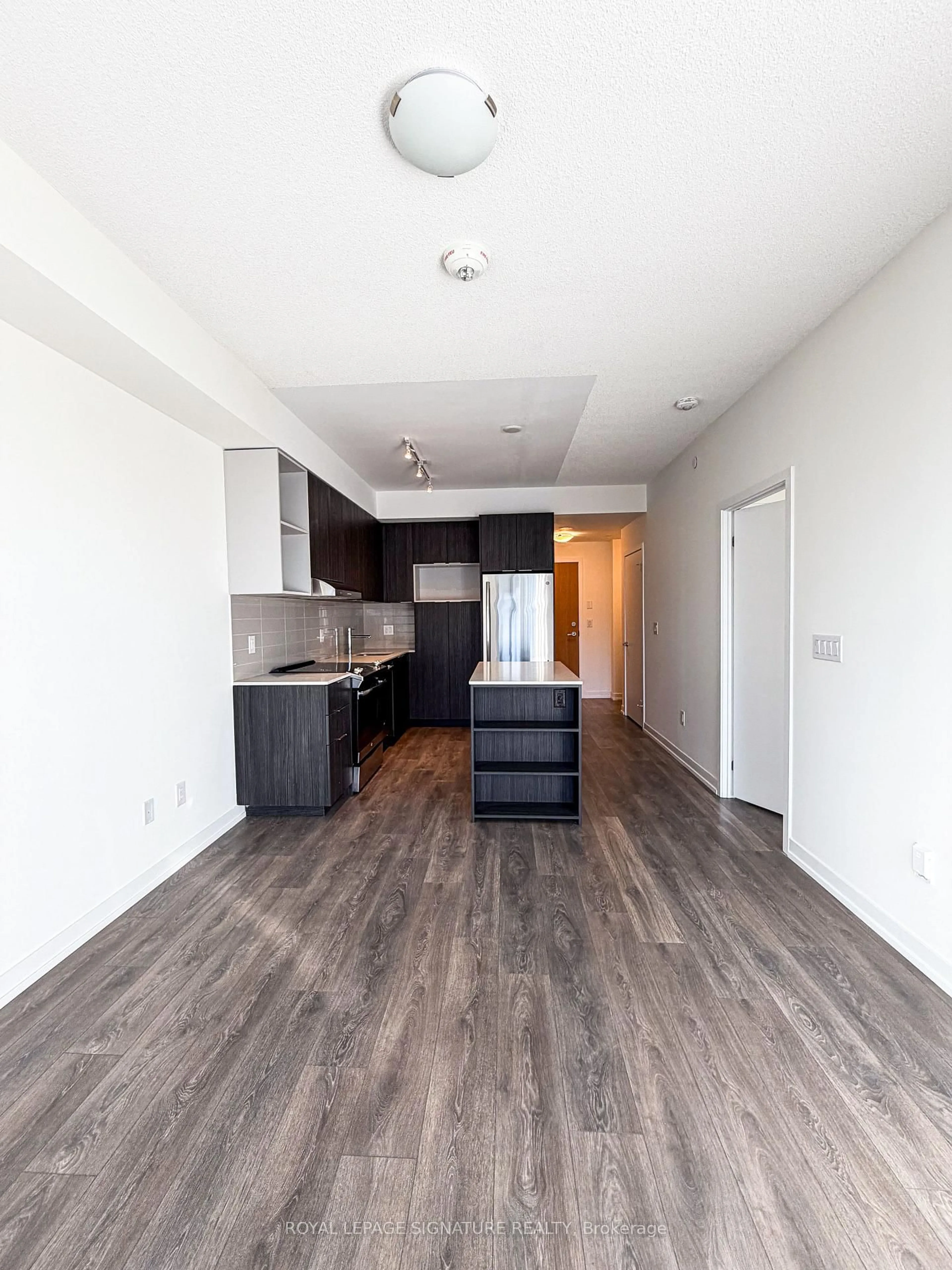 A pic of a room for 2520 Eglinton Ave #1702, Mississauga Ontario L5M 0Y4