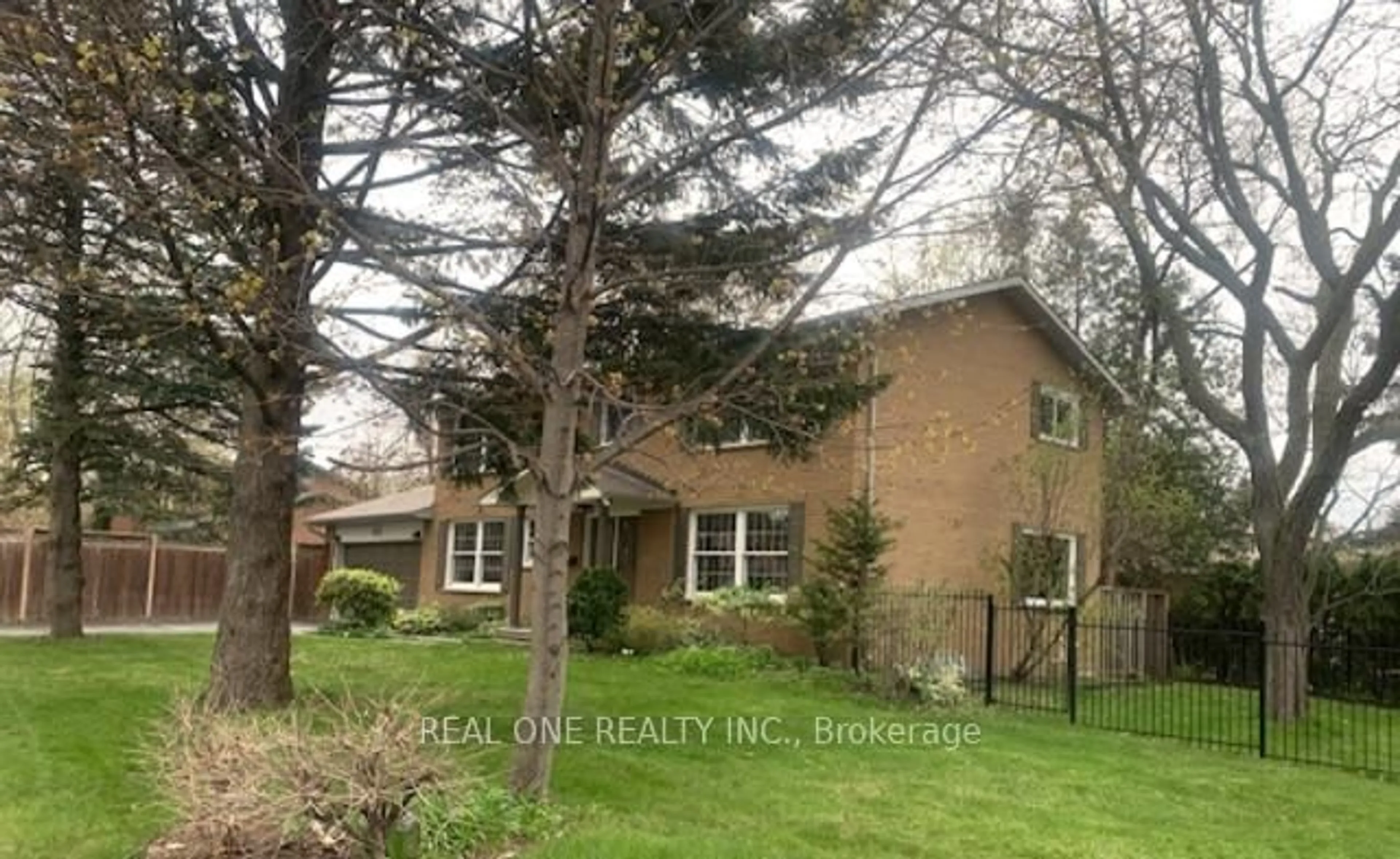 Unknown for 1585 Crombie Rd, Mississauga Ontario L5J 4J1