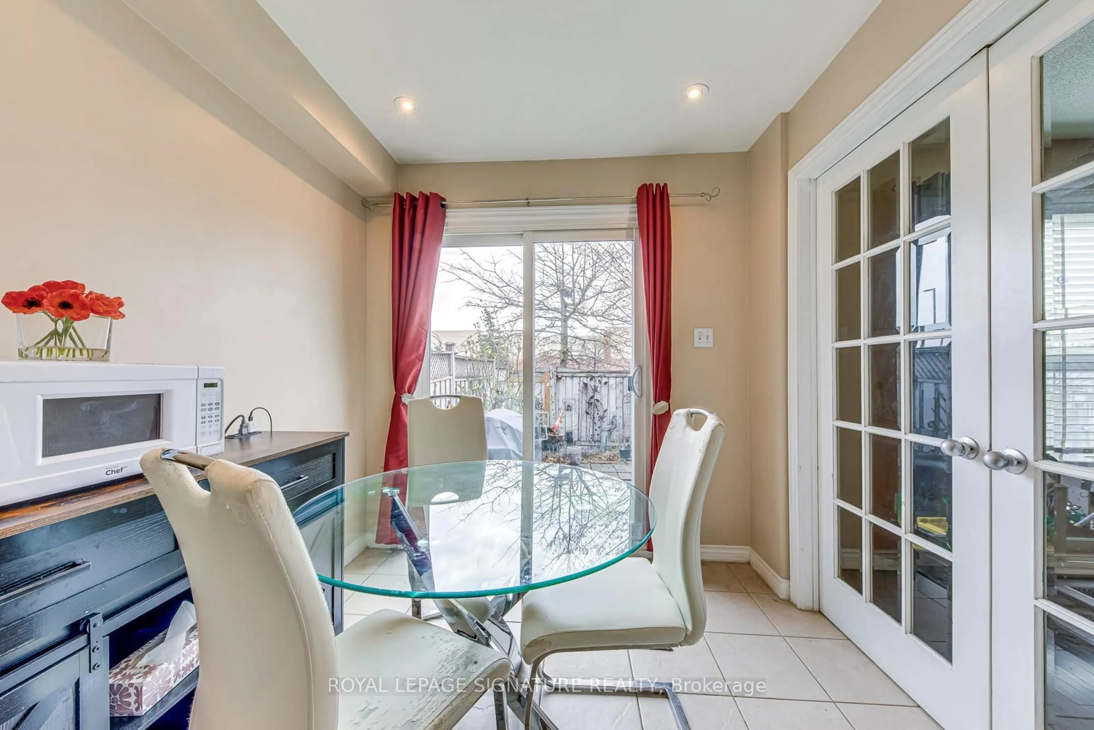 Dining room, ceramic/tile floor for 6 Wood Circ, Caledon Ontario L7E 1R4