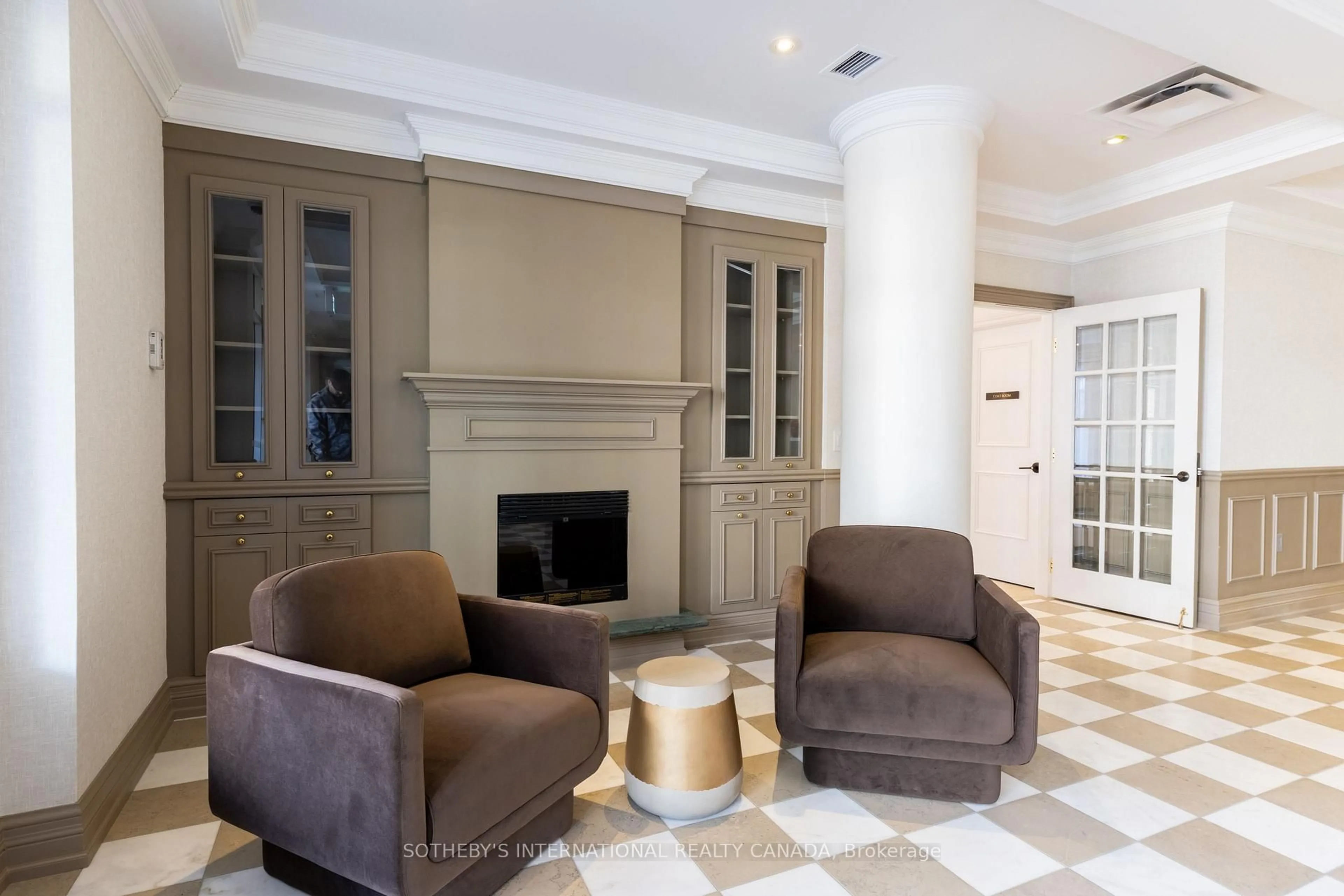 Lobby for 10 Old Mill Tr #PH08, Toronto Ontario M8X 2Y9