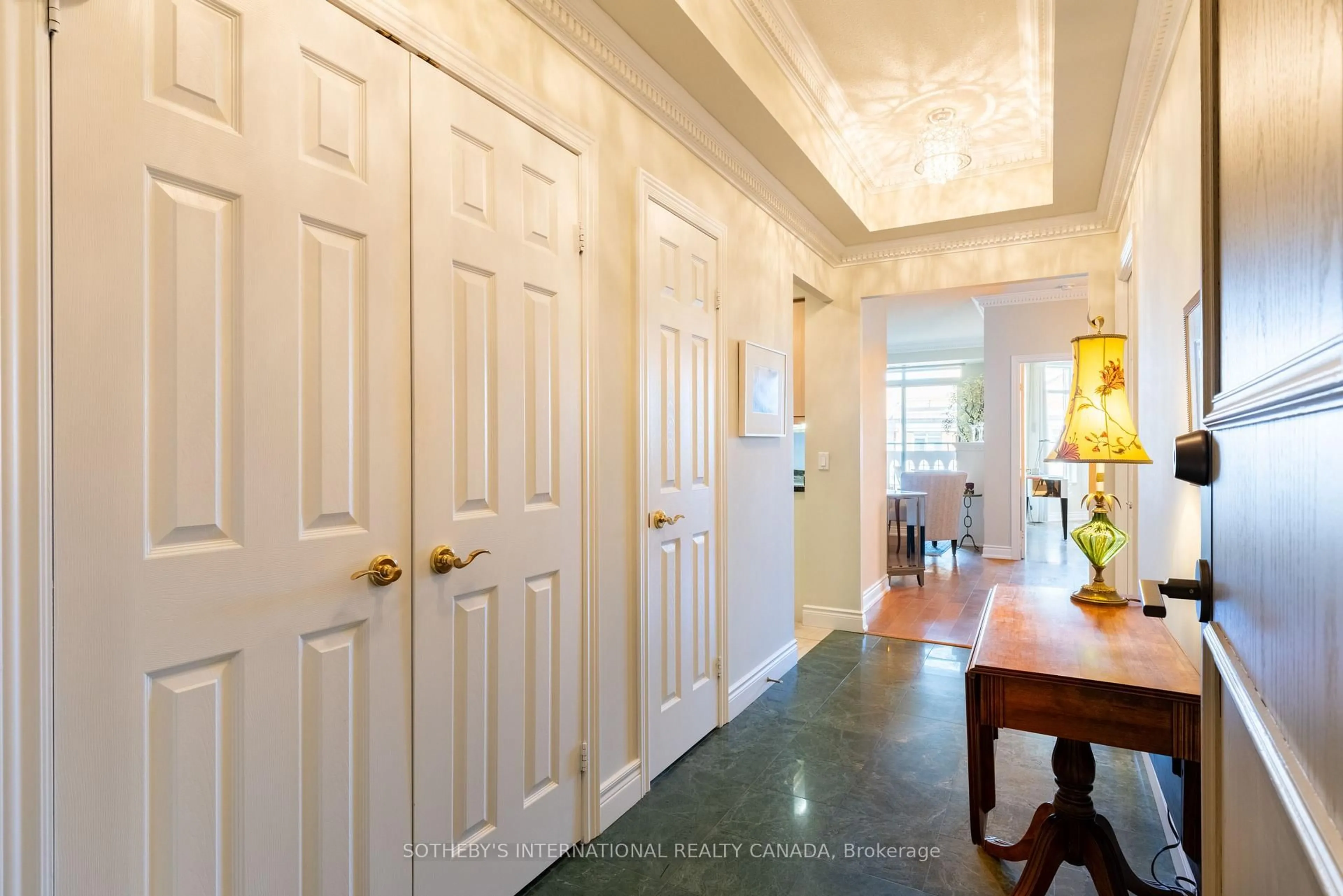 Indoor foyer for 10 Old Mill Tr #PH08, Toronto Ontario M8X 2Y9