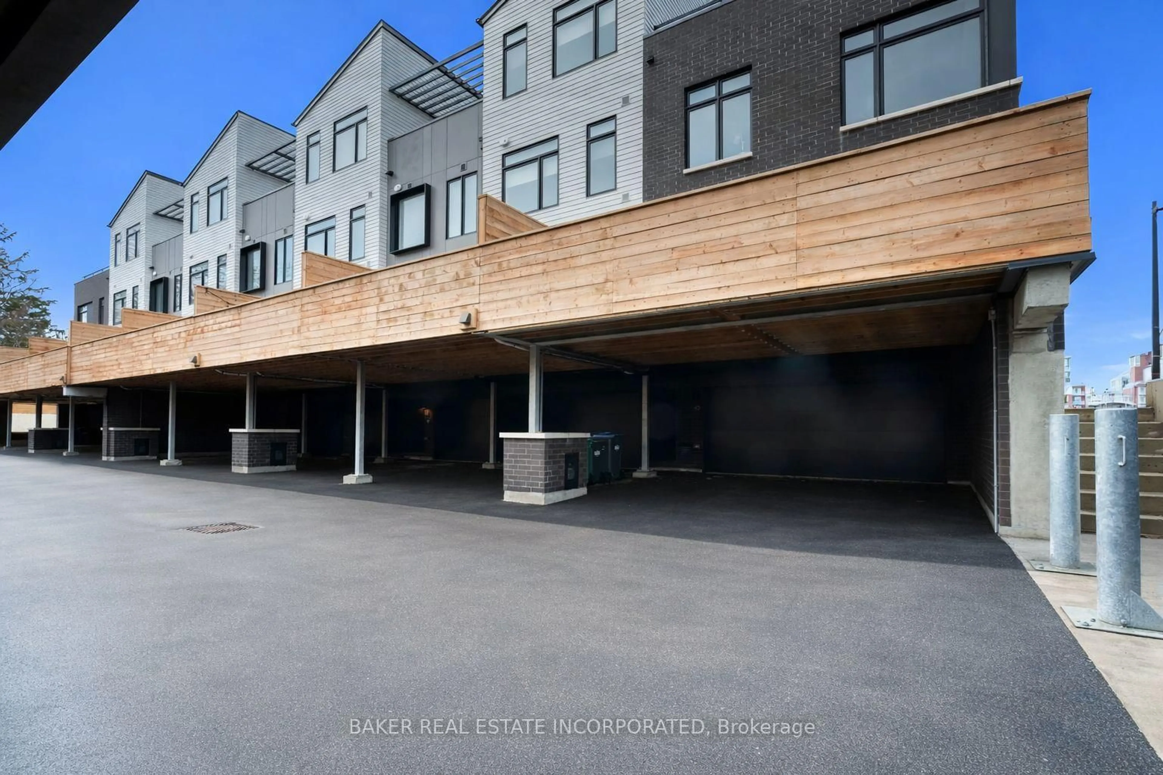 Patio, street for 30 Lou Parsons Way #45, Mississauga Ontario L5H 0B2