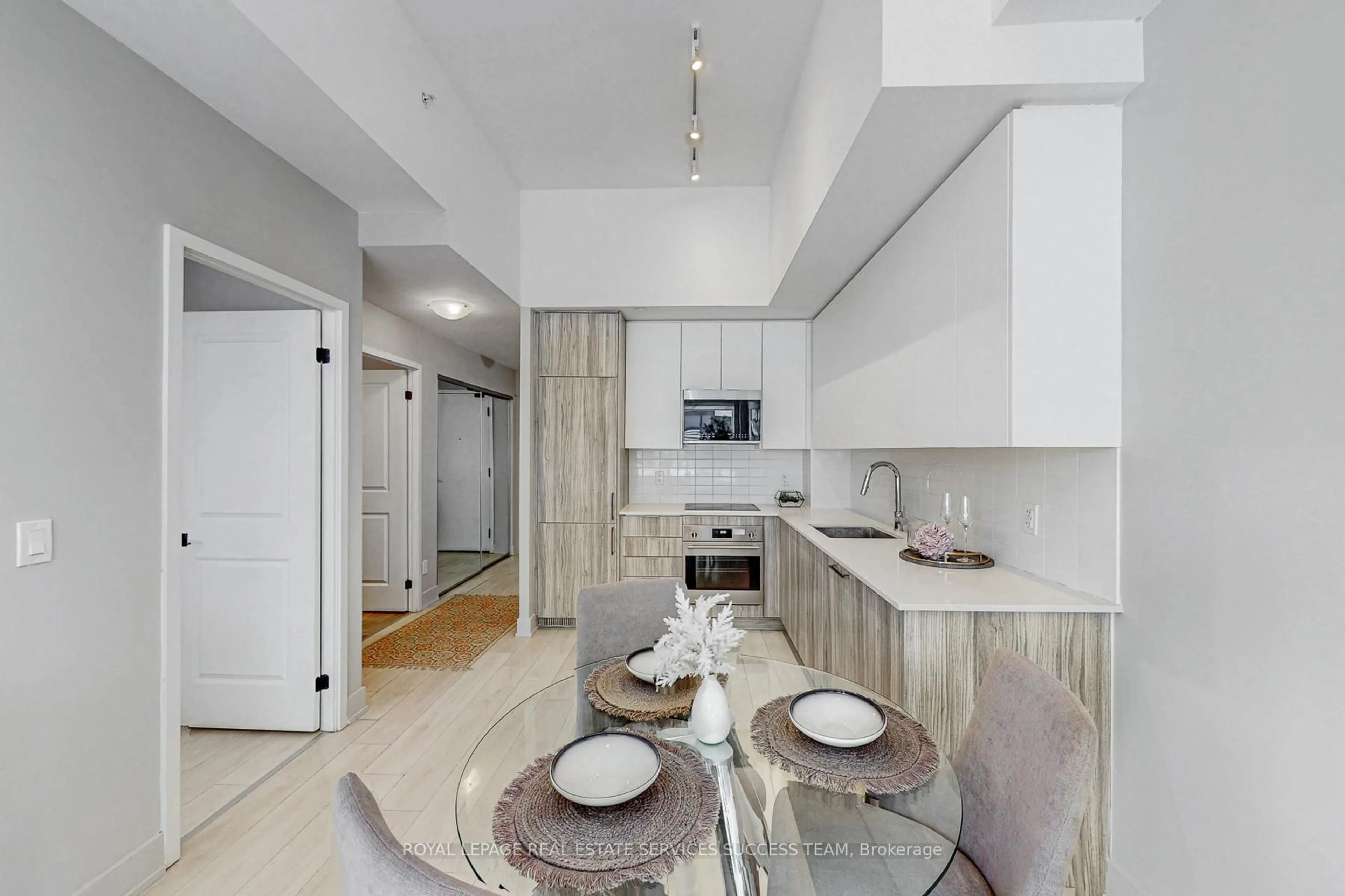 Unknown for 2485 Taunton Rd #447, Oakville Ontario L6H 3R8