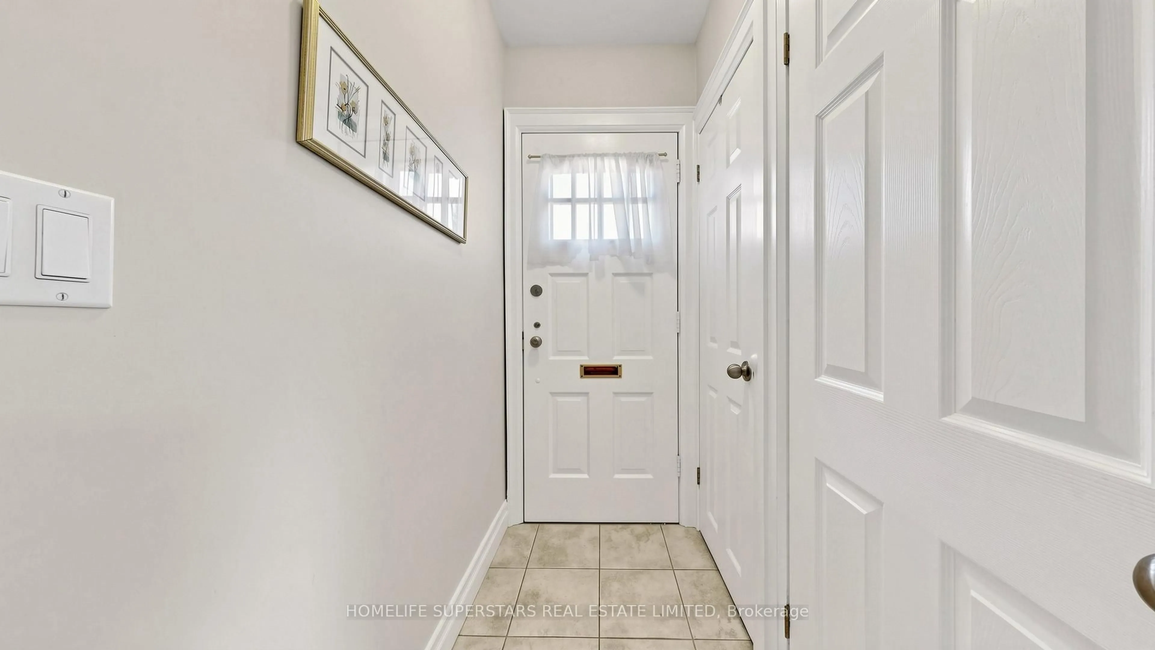 Indoor entryway for 61 Albani St, Toronto Ontario M8V 1X3
