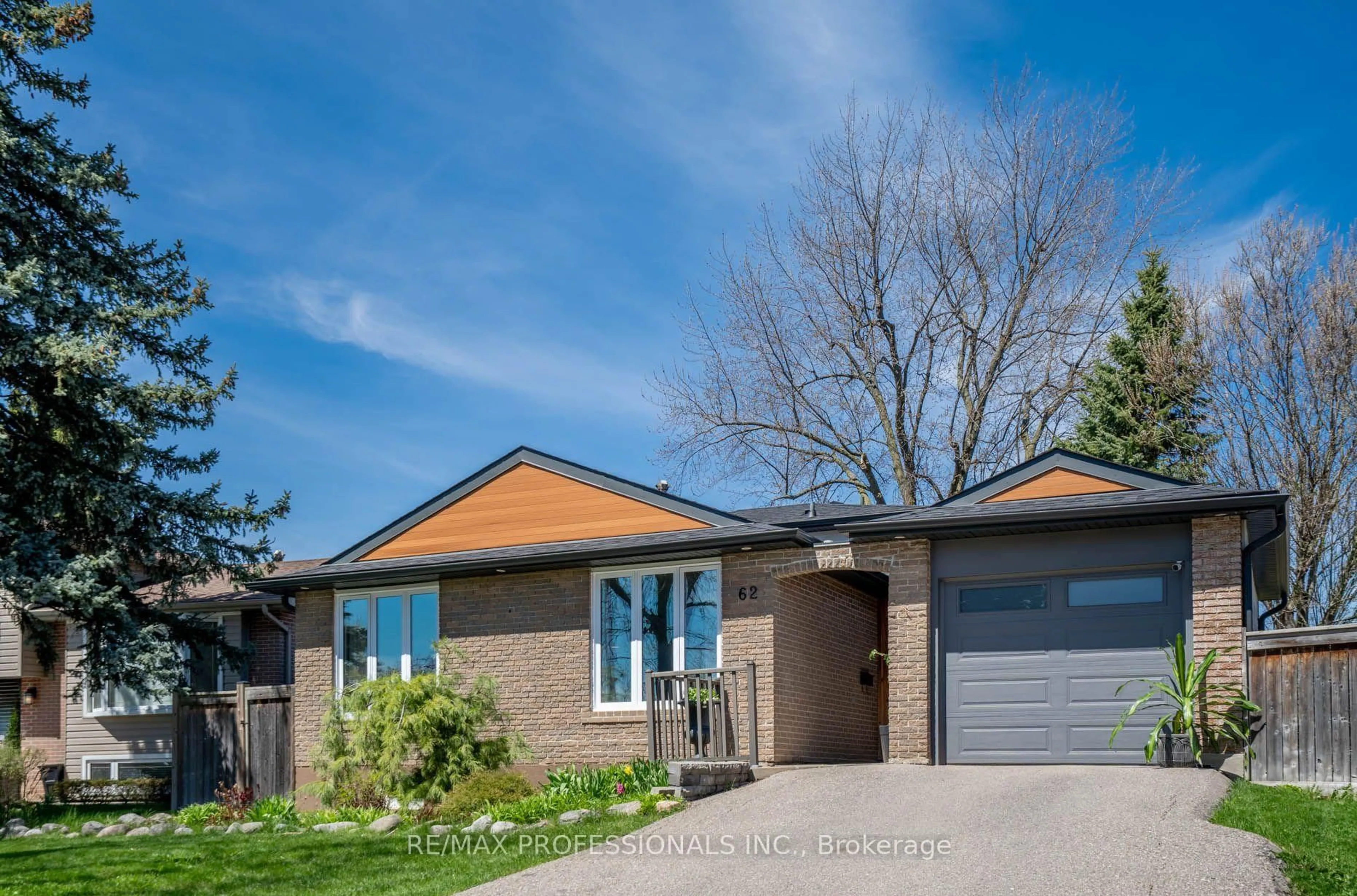 Home with brick exterior material, street for 62 Caledon Cres, Brampton Ontario L6W 1C5