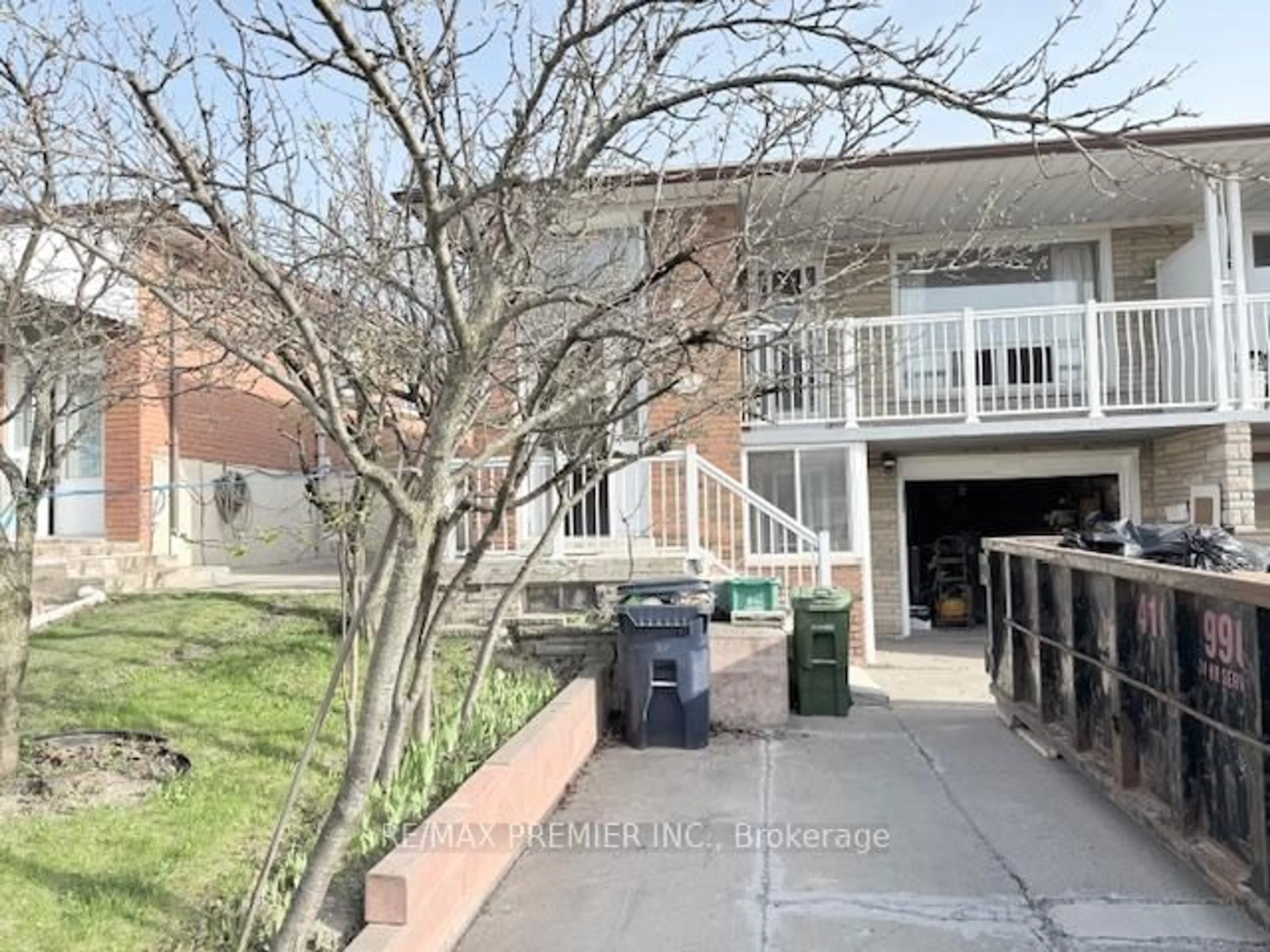 A pic from outside/outdoor area/front of a property/back of a property/a pic from drone, street for 93 Firgrove Cres, Toronto Ontario M3N 1K5