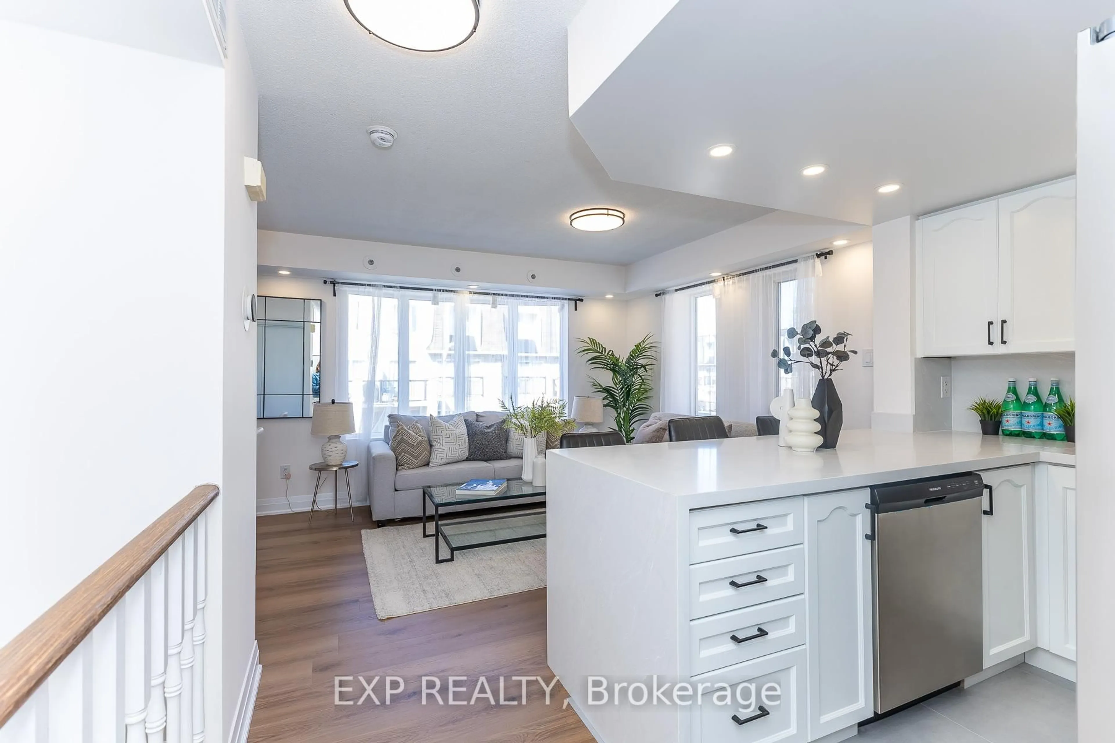 Open concept kitchen, ceramic/tile floor for 105 George Appleton Way #2143, Toronto Ontario M3M 0A2