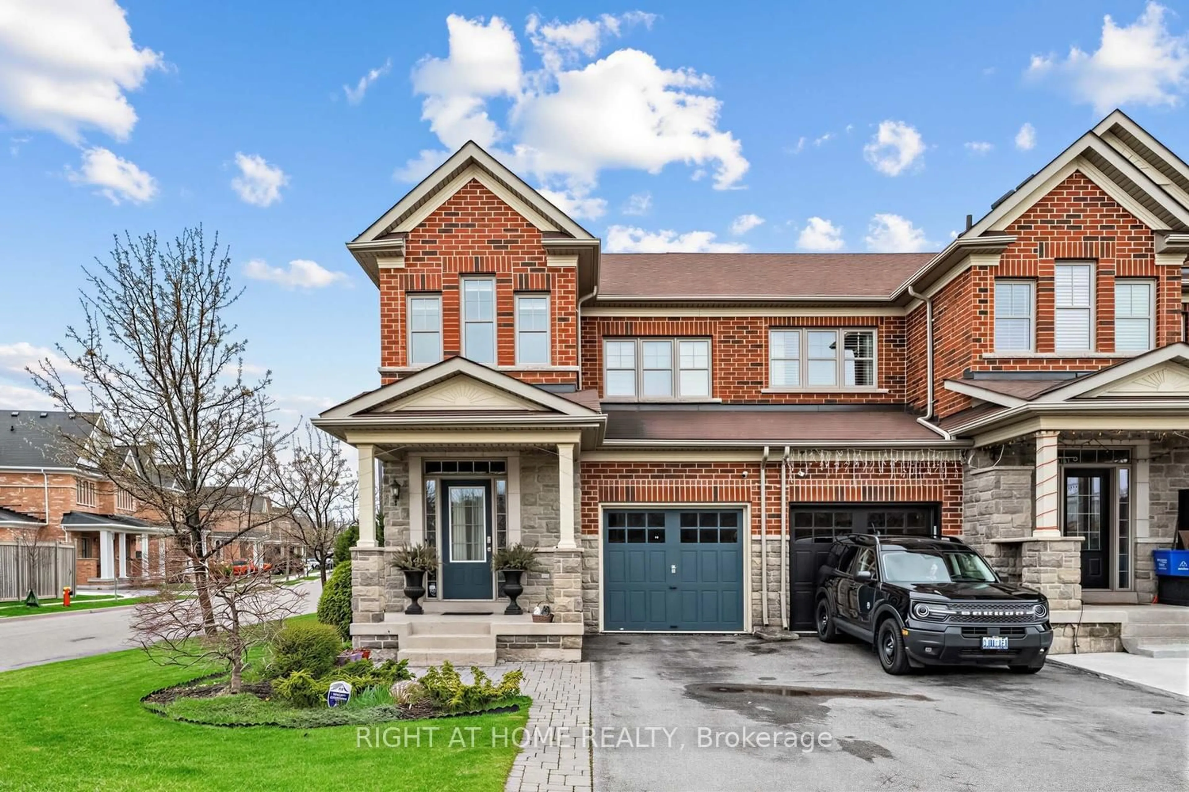 Home with brick exterior material, street for 152 Duncan Lane, Milton Ontario L9T 3X3