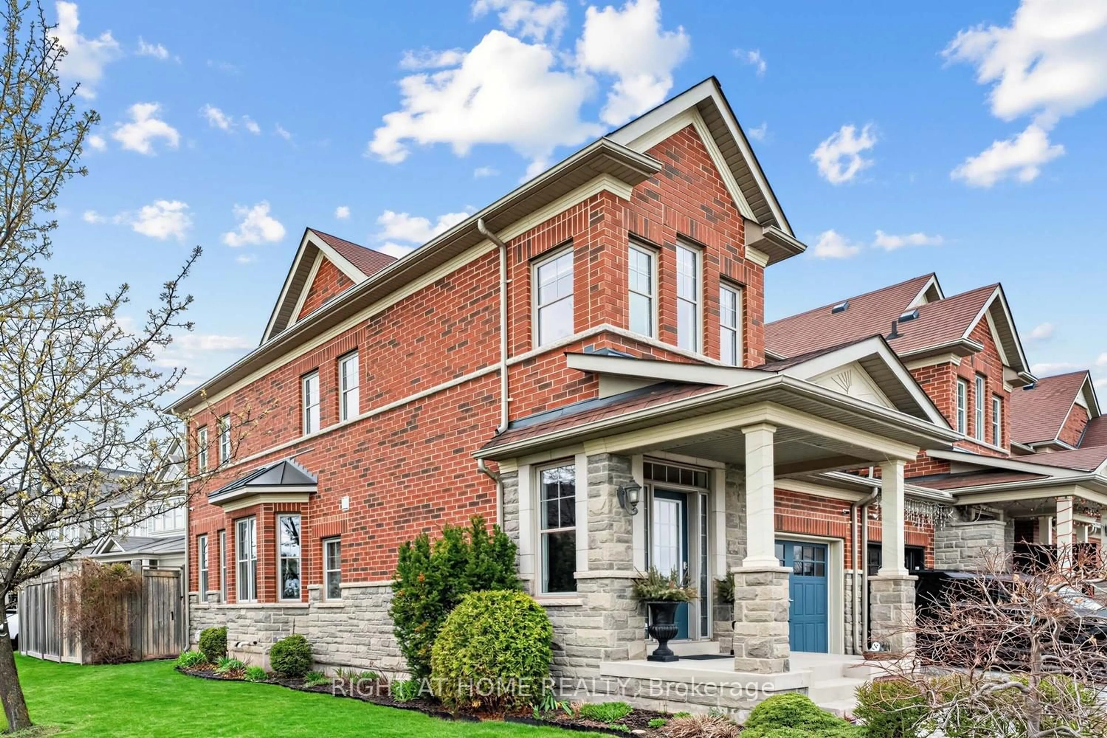 Home with brick exterior material, street for 152 Duncan Lane, Milton Ontario L9T 3X3