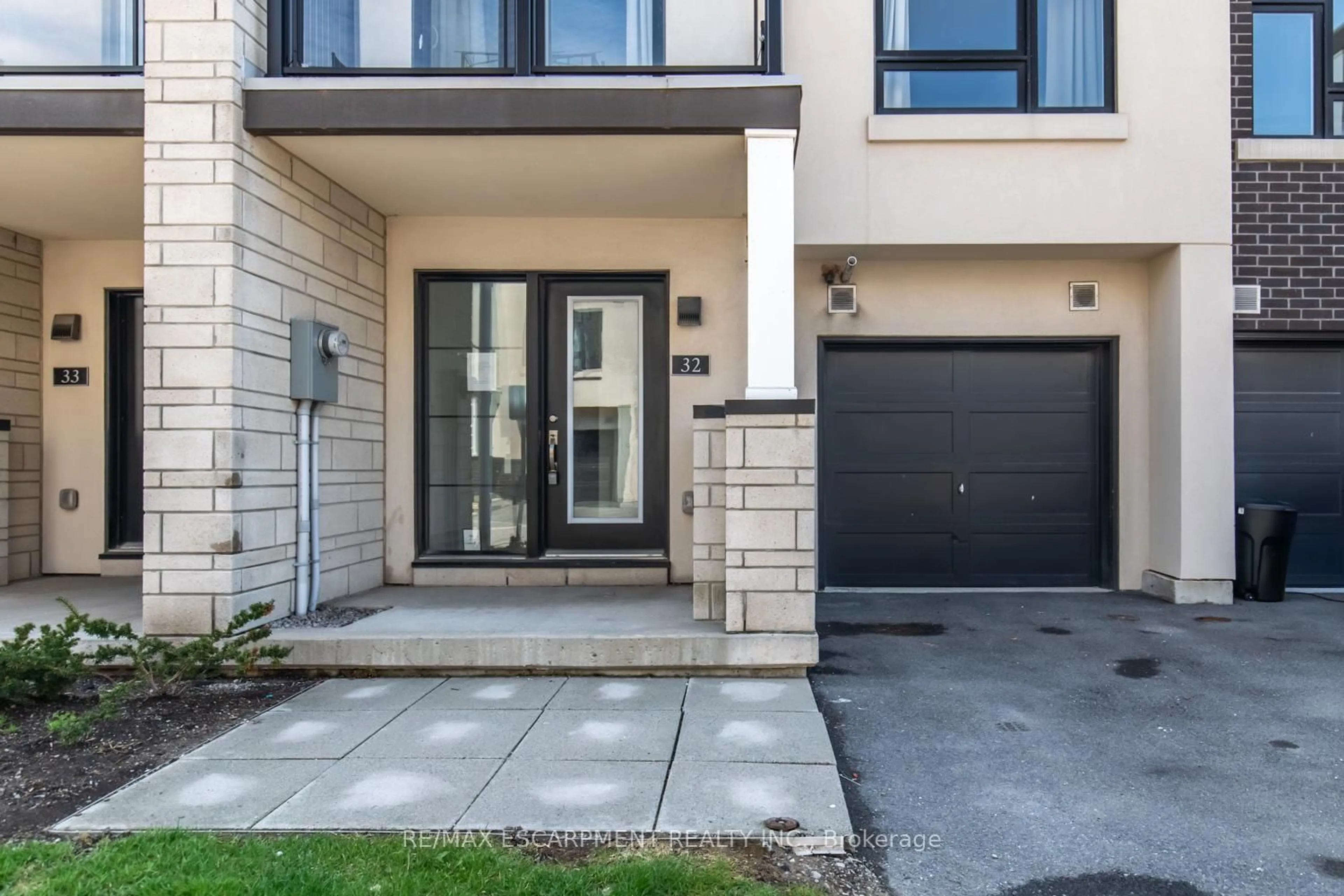 Unknown for 1121 Cooke Blvd #32, Burlington Ontario L7T 0C3