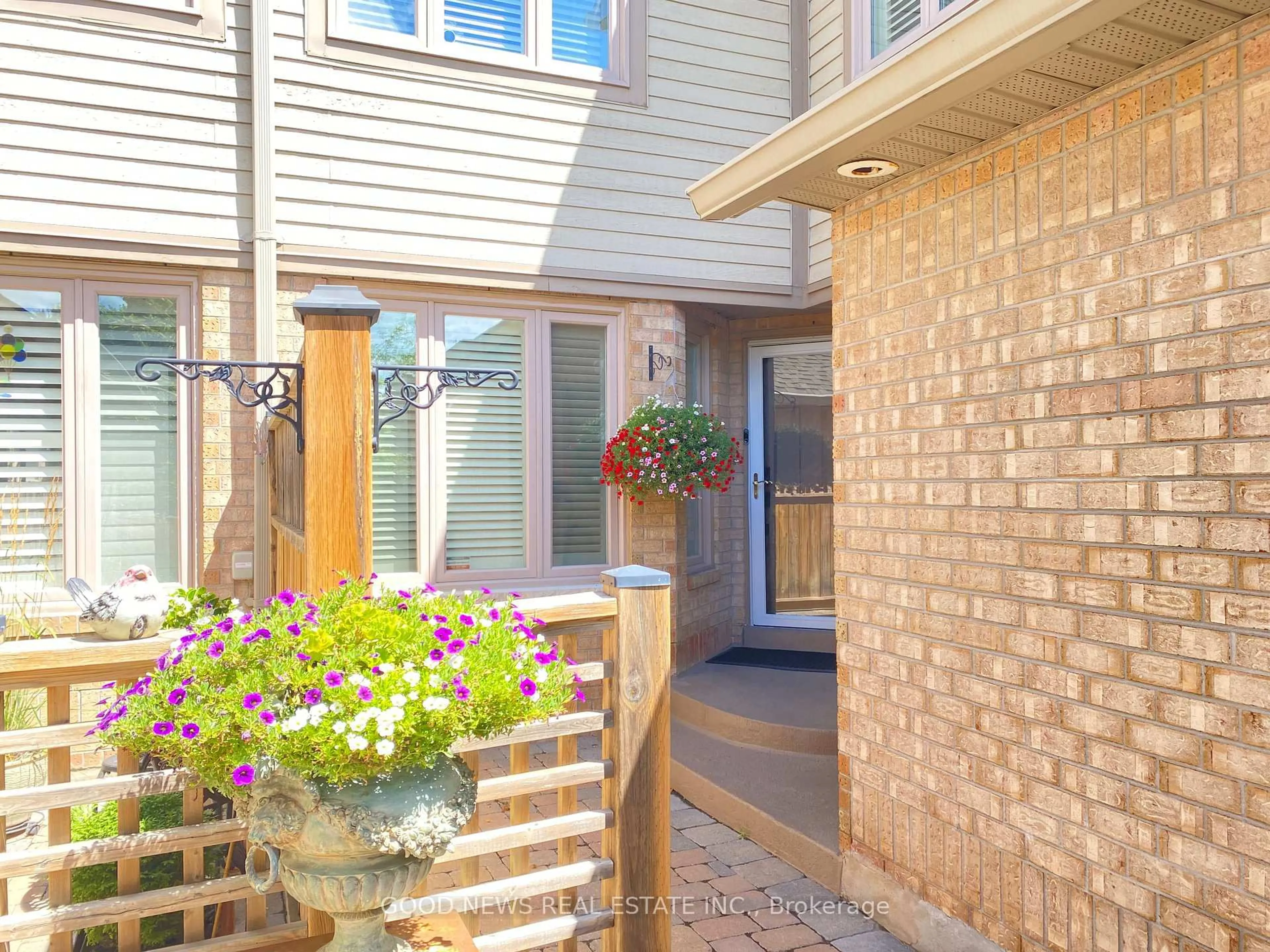 Unknown for 1725 The Chse #31, Mississauga Ontario L5M 4N3