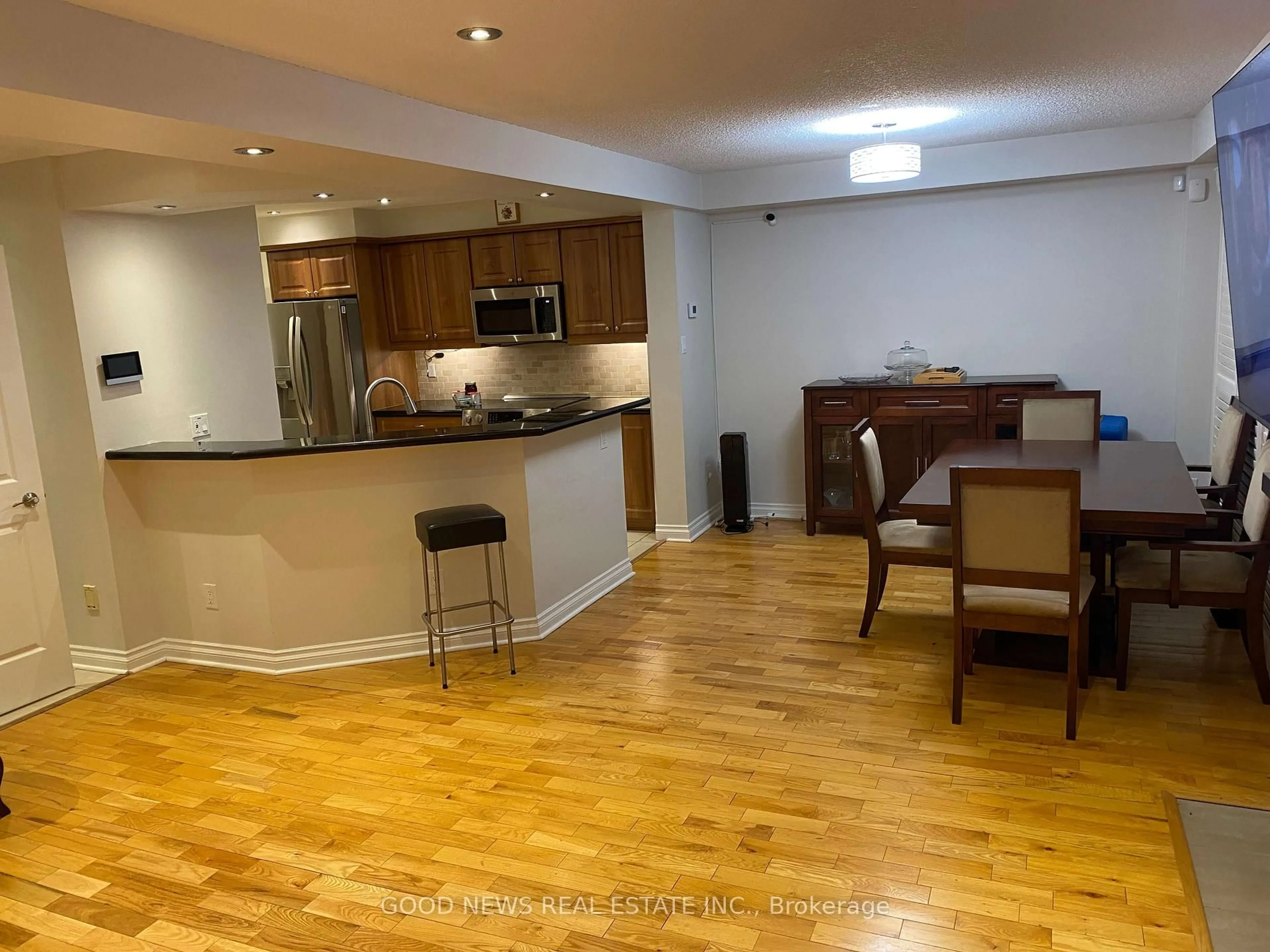 Unknown for 1725 The Chse #31, Mississauga Ontario L5M 4N3