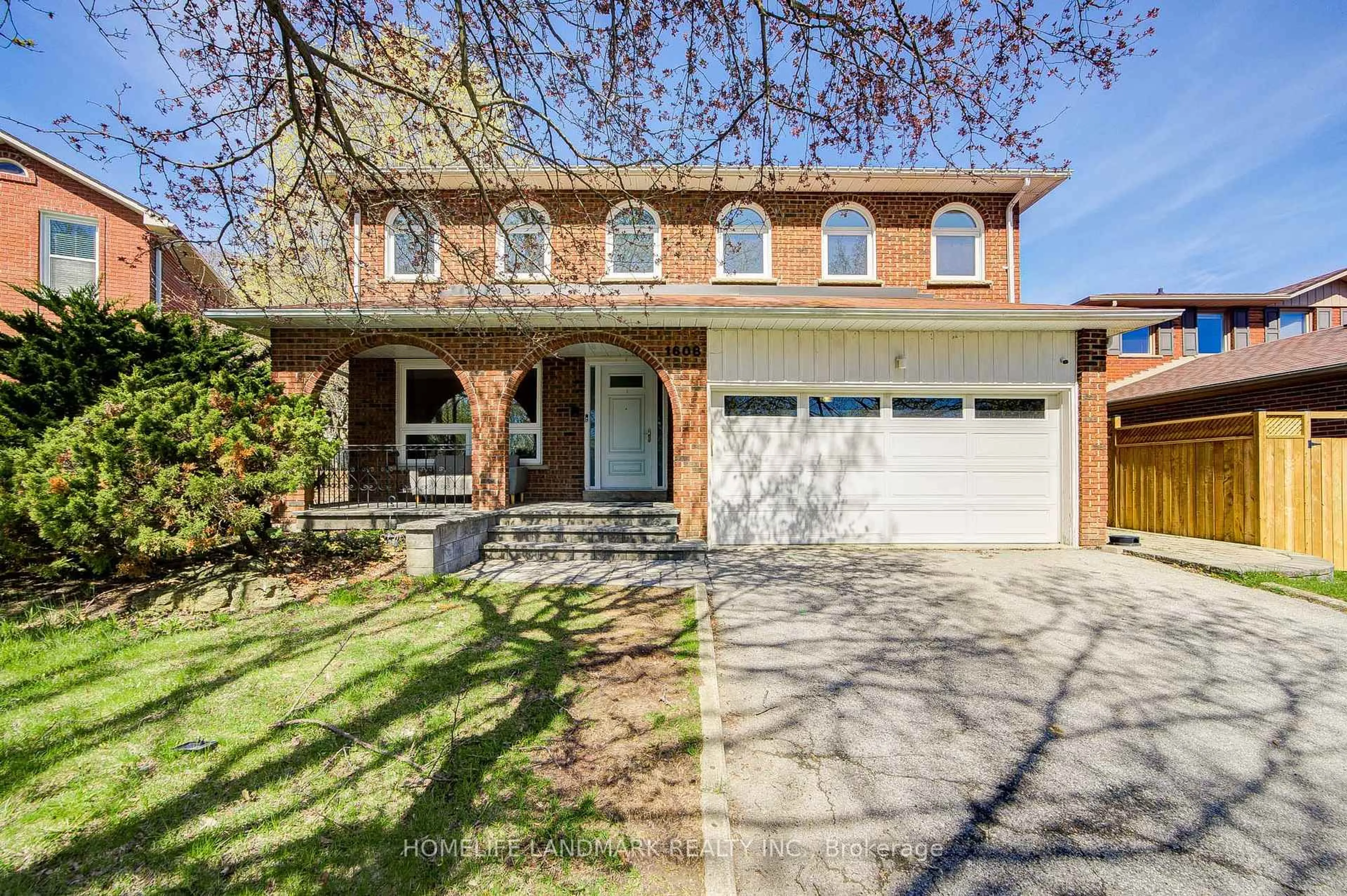 Home with brick exterior material, street for 1608 Sherwood Forrest Circ, Mississauga Ontario L5K 2G7