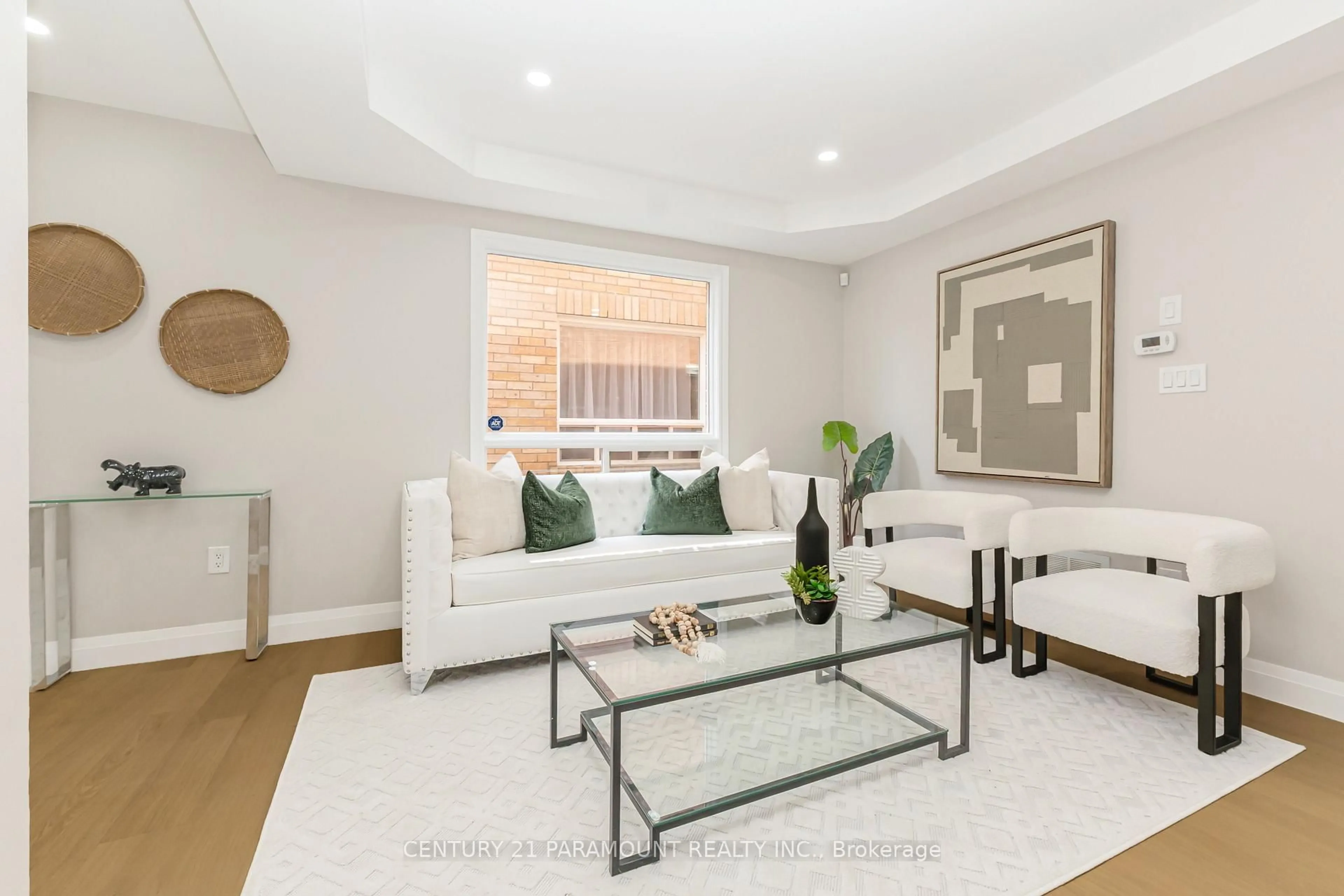 Living room with furniture, unknown for 641 Macbeth Hts, Mississauga Ontario L5W 1E5